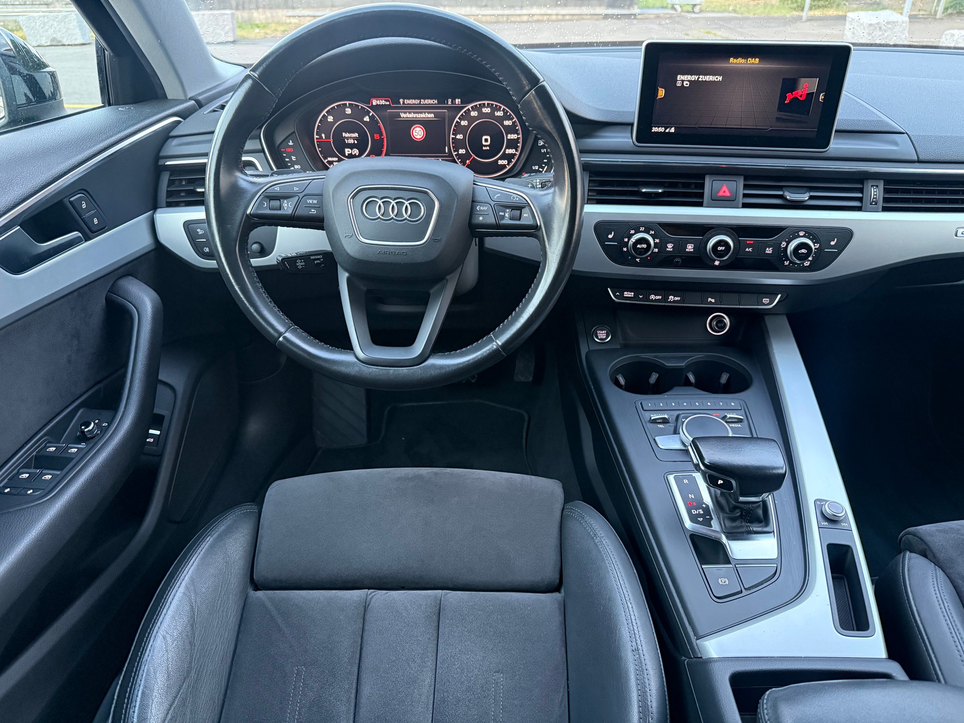 AUDI A4 Avant 2.0 TDI quattro S-tronic-image-8