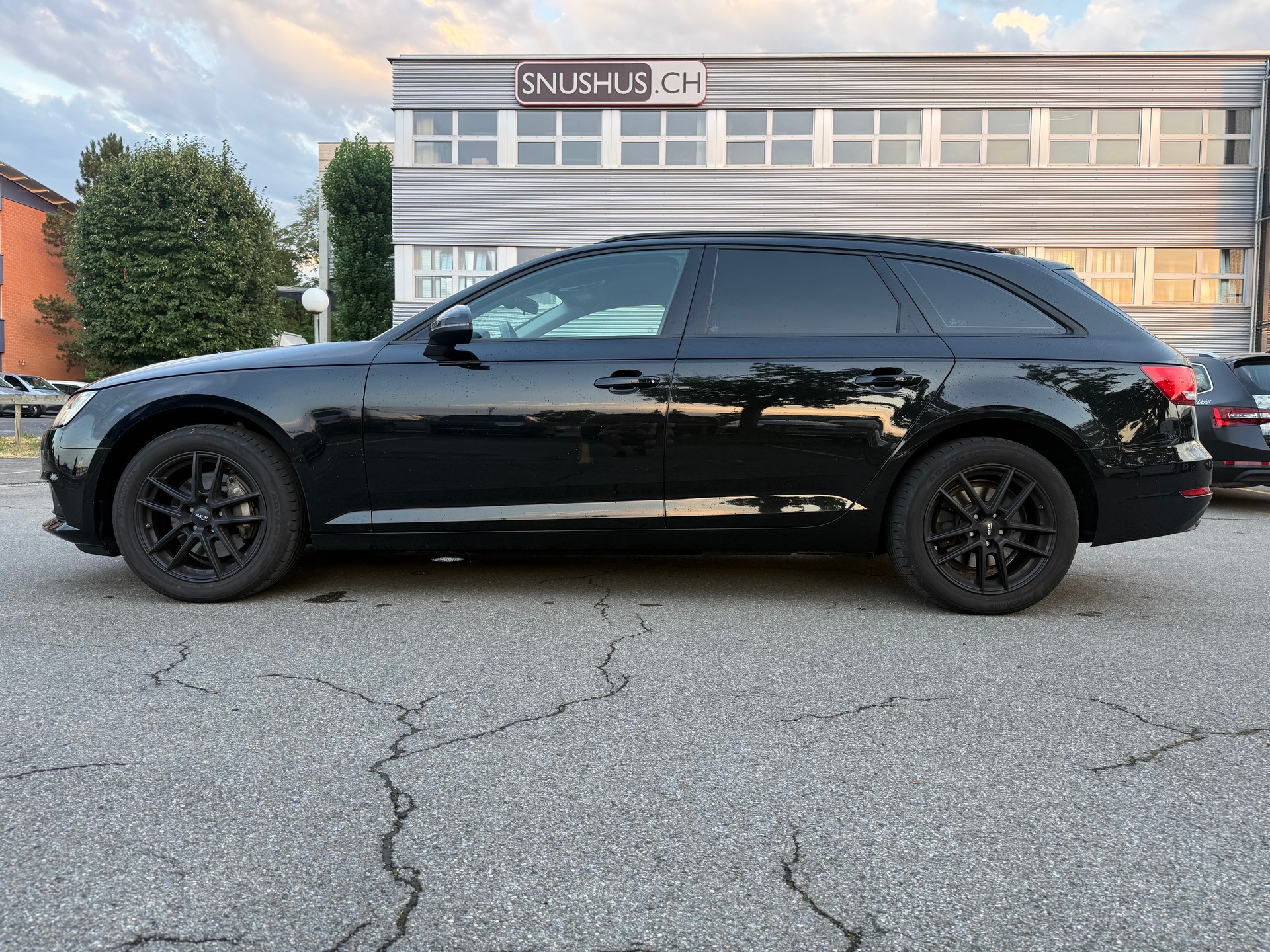 AUDI A4 Avant 2.0 TDI quattro S-tronic-image-3