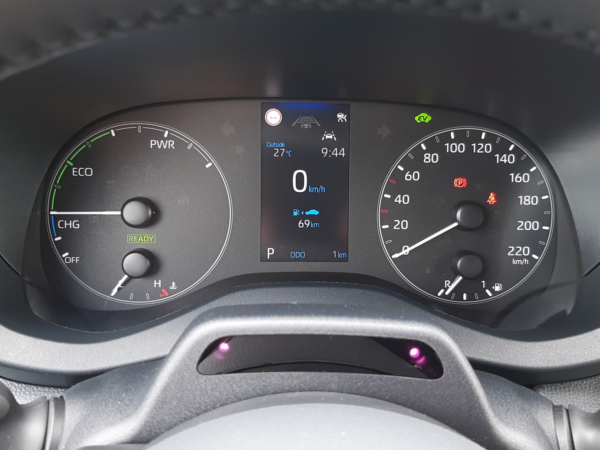 TOYOTA Yaris 1.5 VVT-i HSD Comfort-image-9