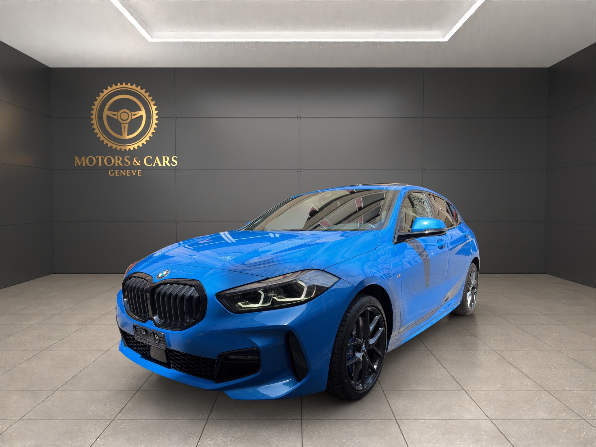 BMW 120i M Sport Steptronic-image-0