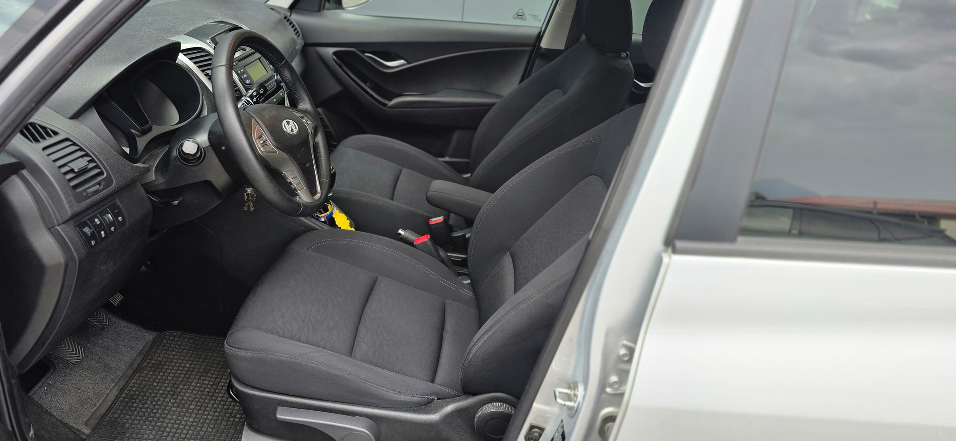 HYUNDAI 1.6 Style-image-4