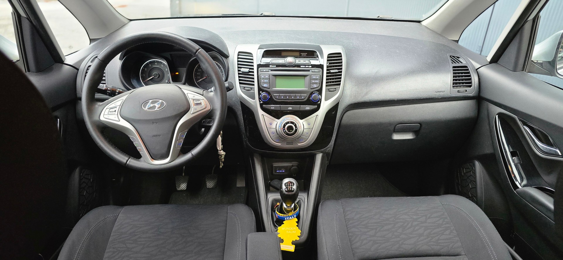 HYUNDAI 1.6 Style-image-5