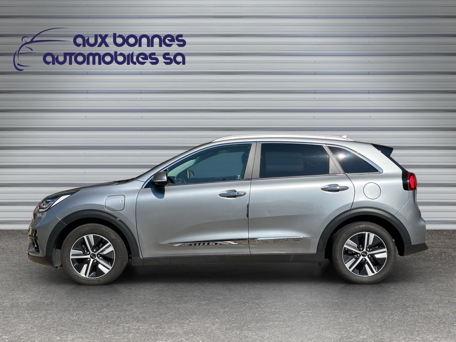 KIA Niro 1.6GDi Plug-in Hybrid Style DCT-image-2