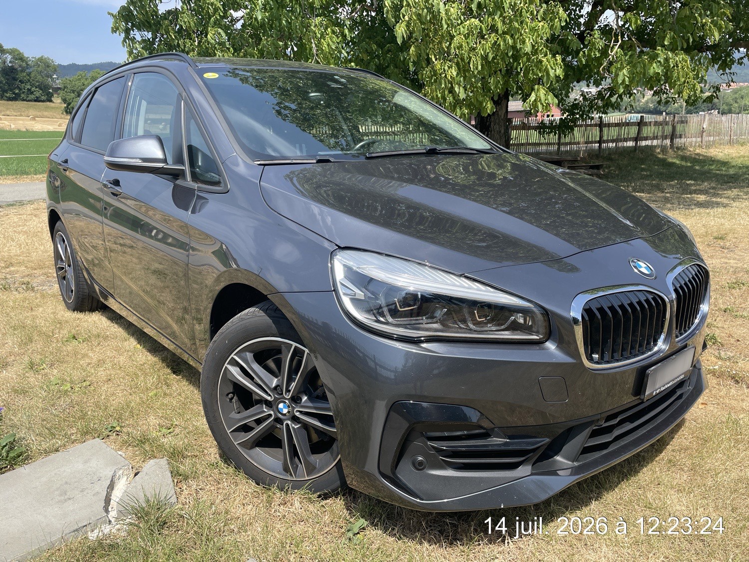 BMW 218d xDrive-image-1