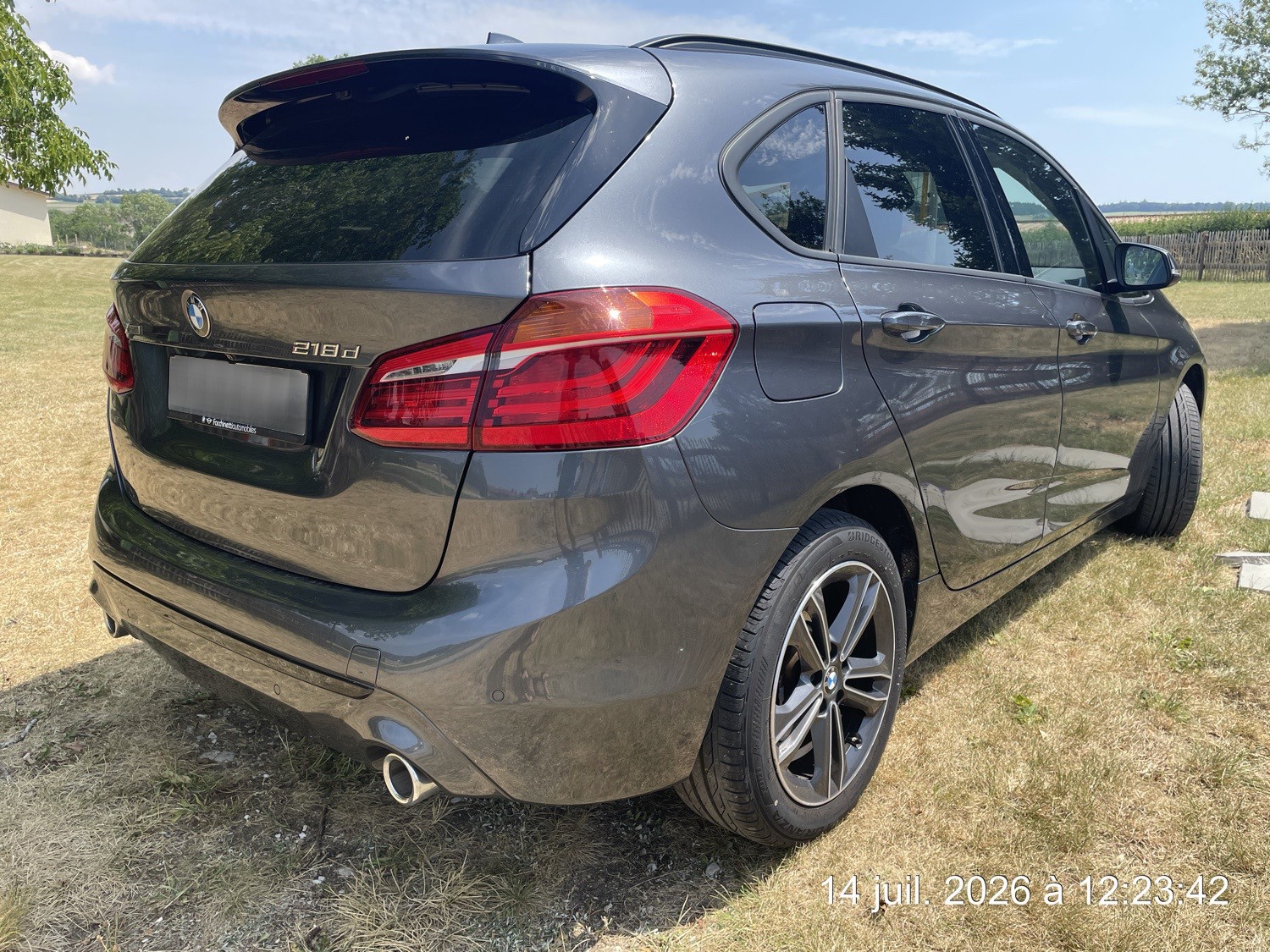 BMW 218d xDrive-image-2