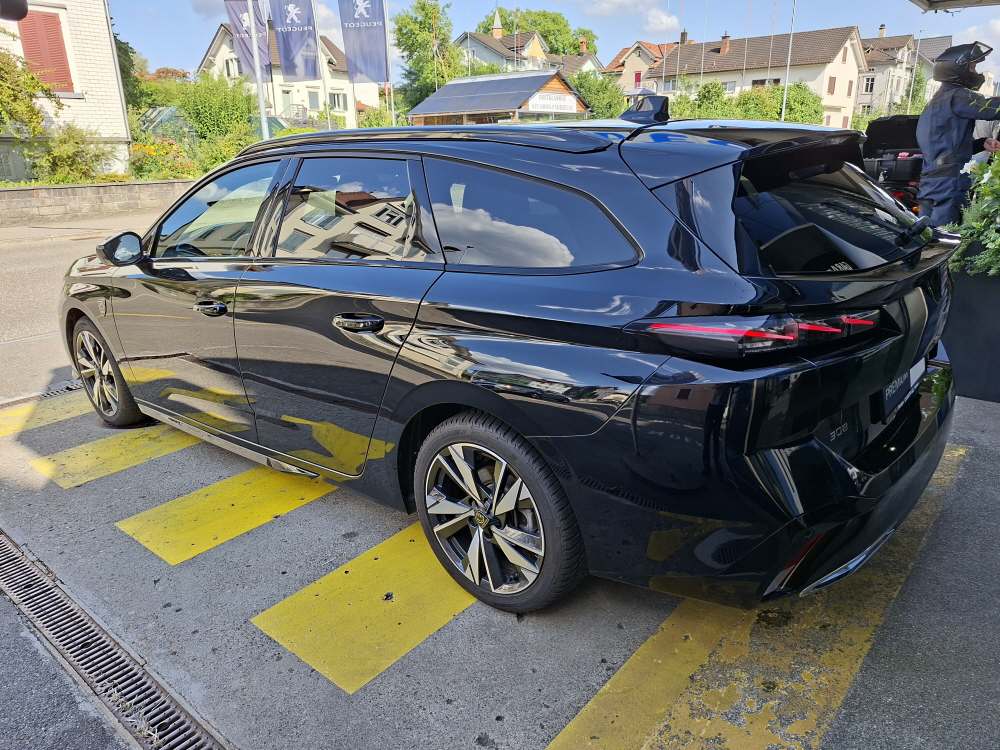 PEUGEOT 308 SW 1.2 Hybrid GT-image-23