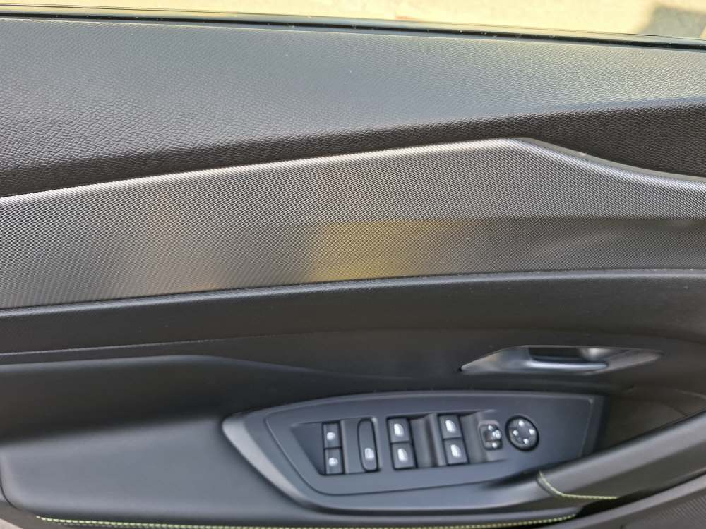 PEUGEOT 308 SW 1.2 Hybrid GT-image-10