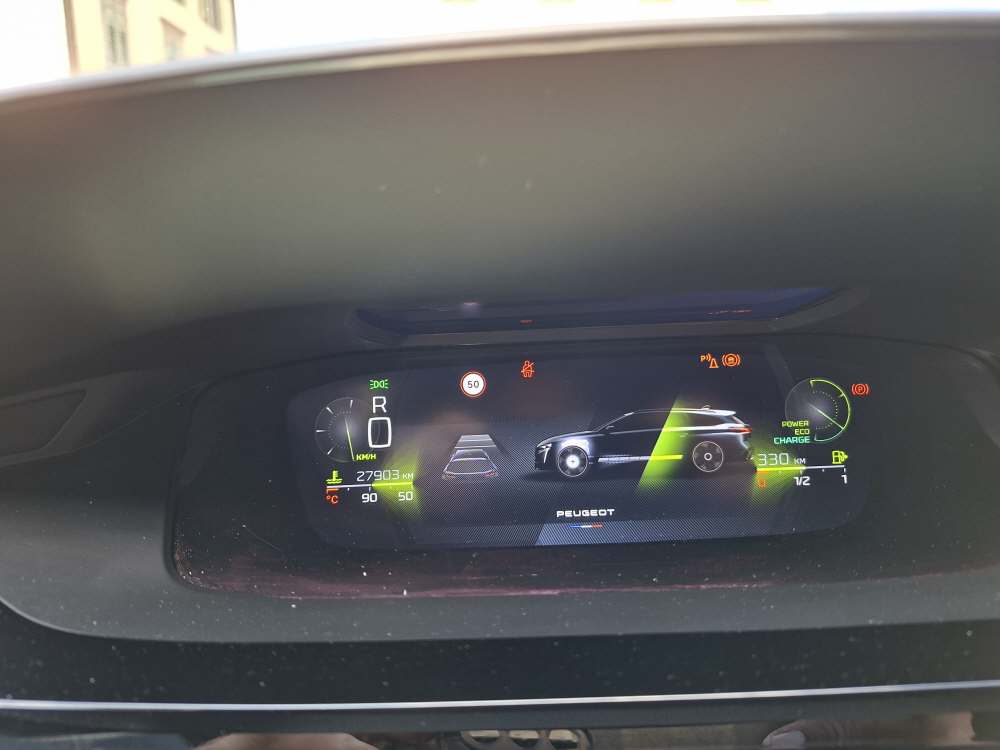 PEUGEOT 308 SW 1.2 Hybrid GT-image-14