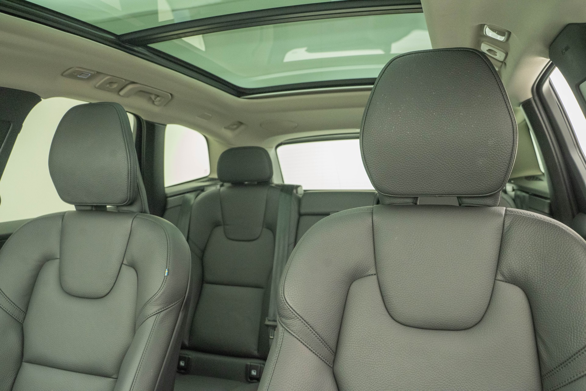 VOLVO XC60 2.0 T8 TE Ultimate Dark eAWD-image-7