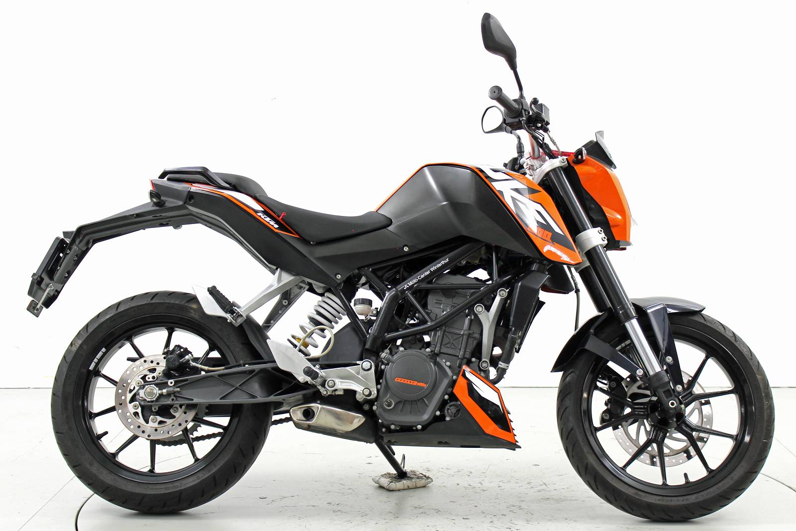 KTM 200 Duke-showroom-element-3