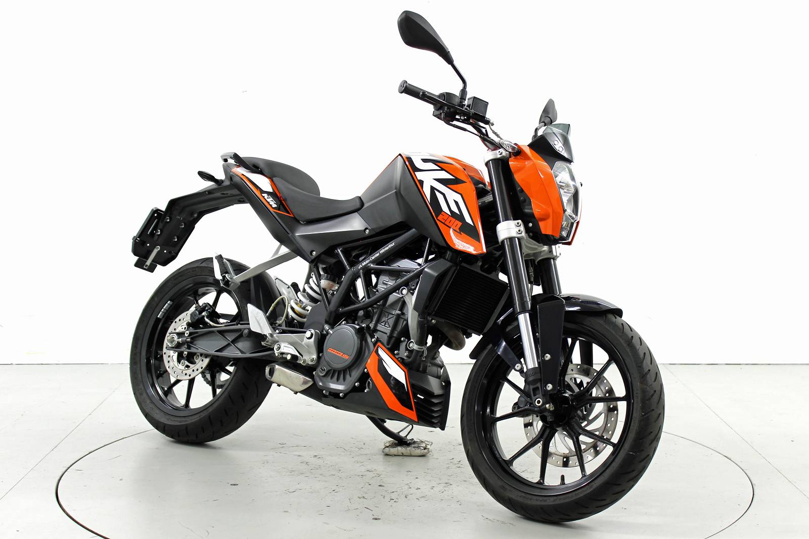 KTM 200 Duke-showroom-element-1