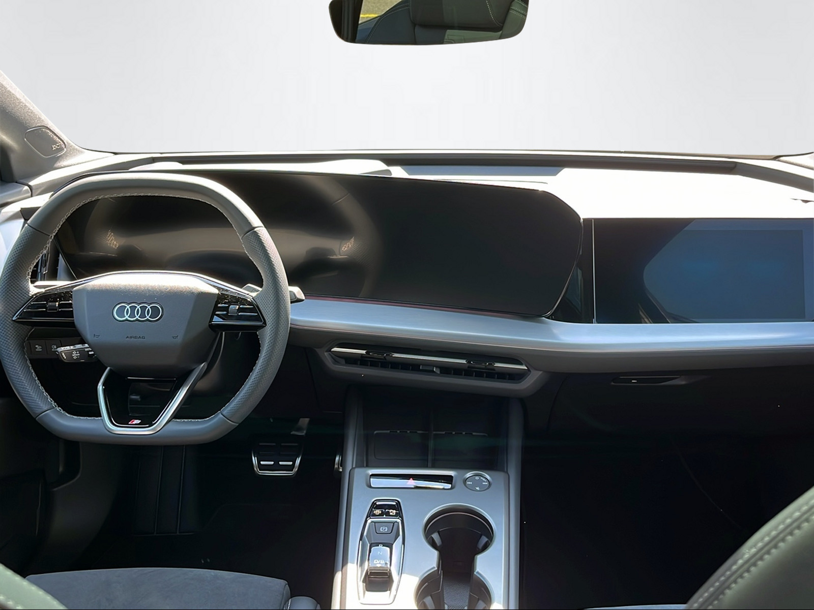 AUDI Q4 SUV e-tron quattro perform 340PS/250kW-image-9