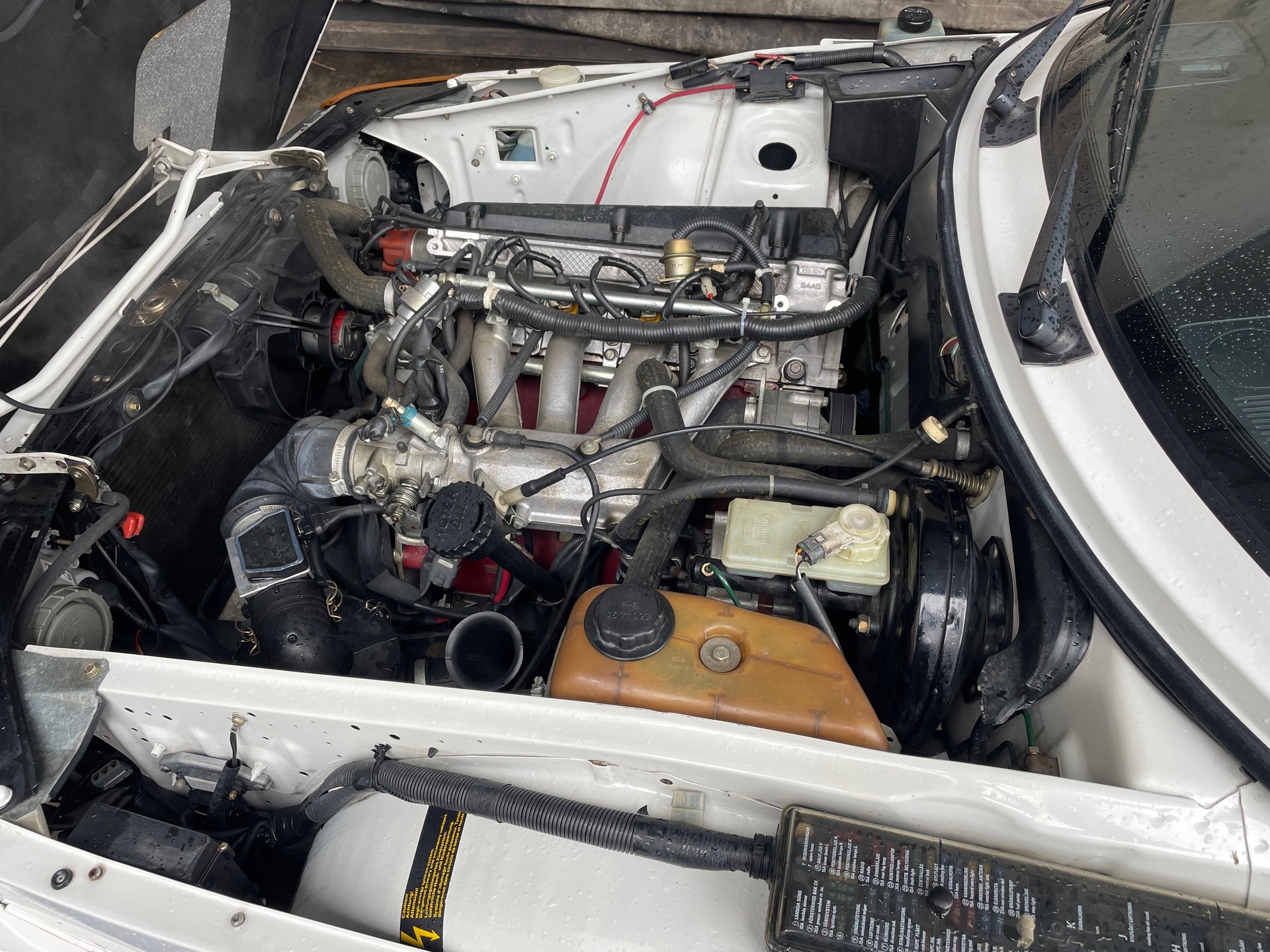 SAAB 900i 2.0-16-image-7
