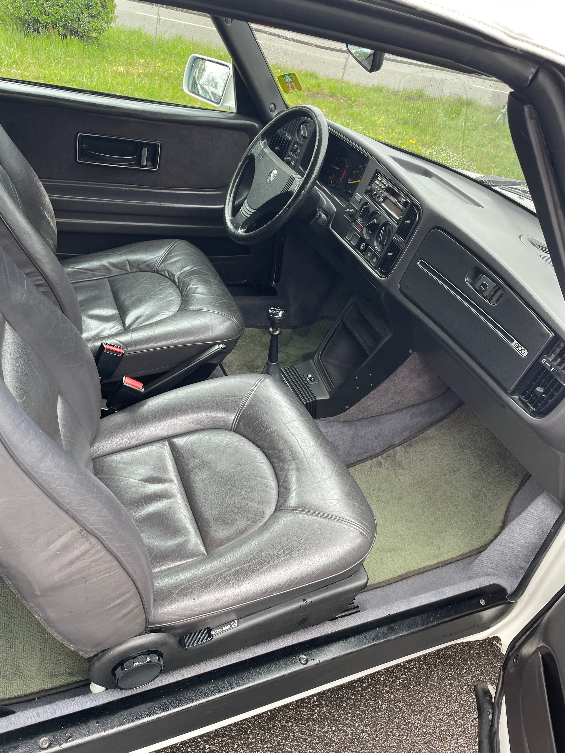 SAAB 900i 2.0-16-image-3