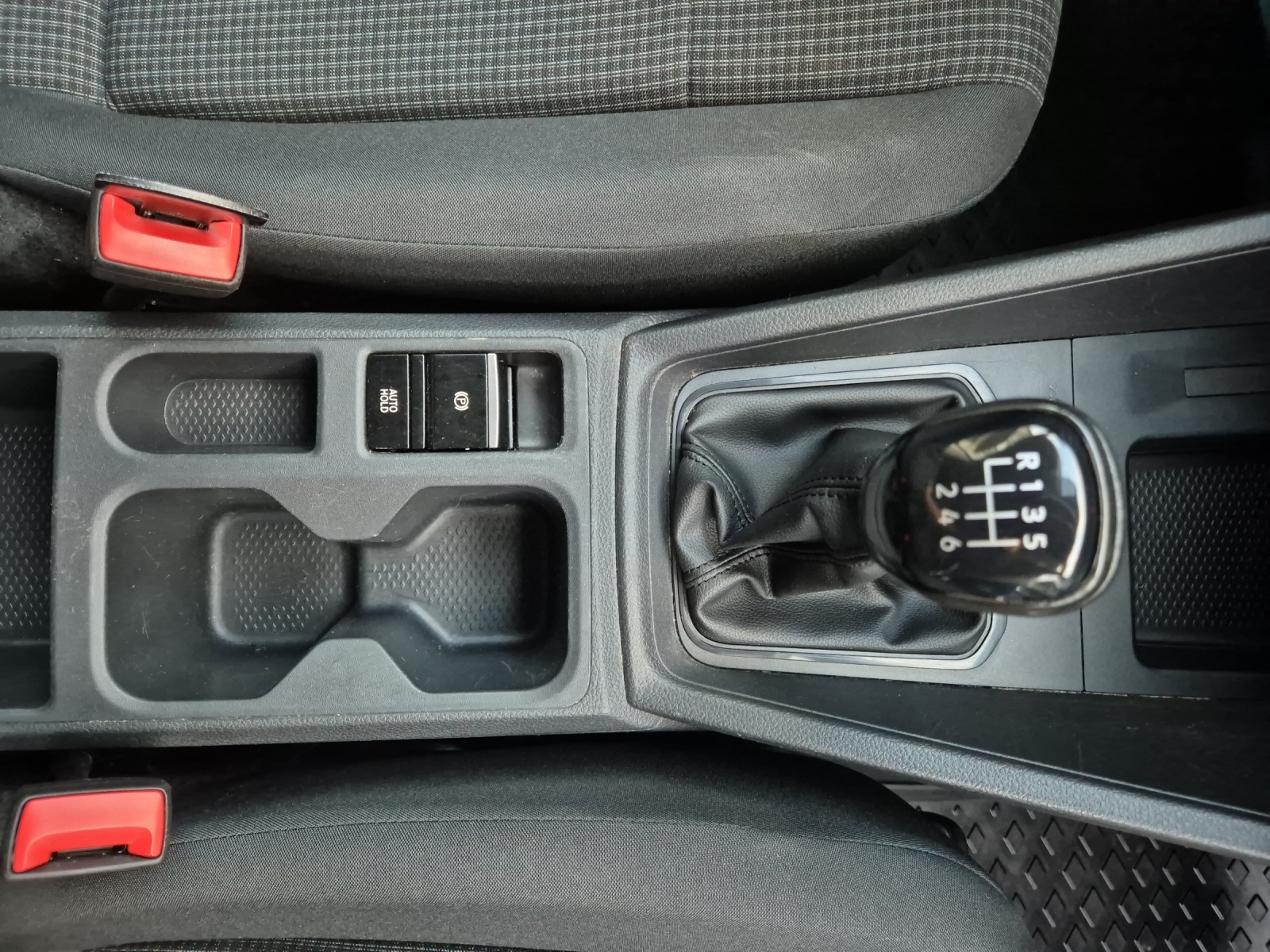 VW Caddy Kombi 2.0TDI Entry-image-14