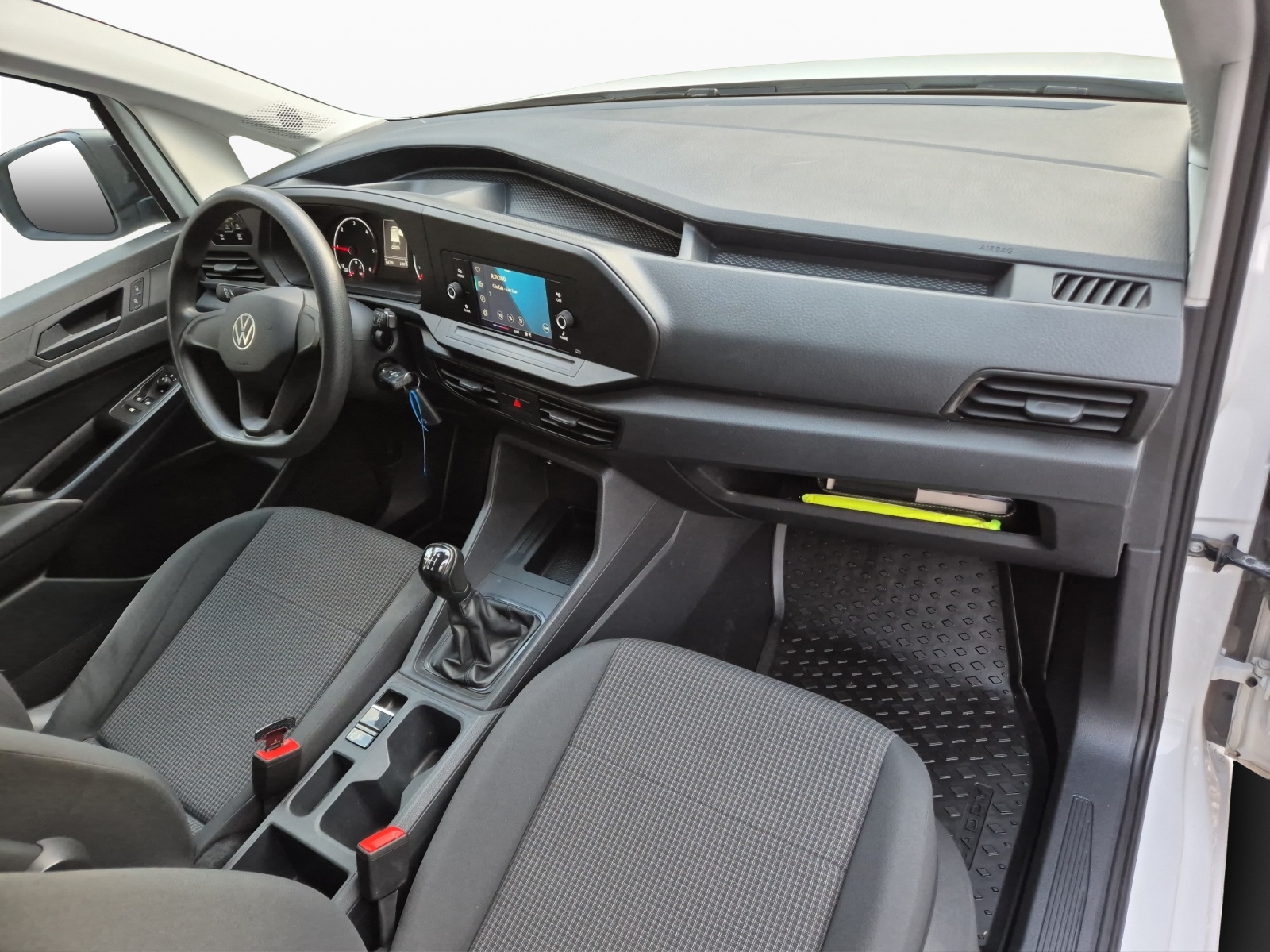 VW Caddy Kombi 2.0TDI Entry-image-13
