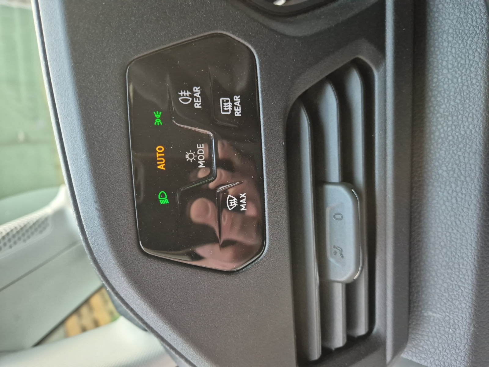 VW Caddy Kombi 2.0TDI Entry-image-15