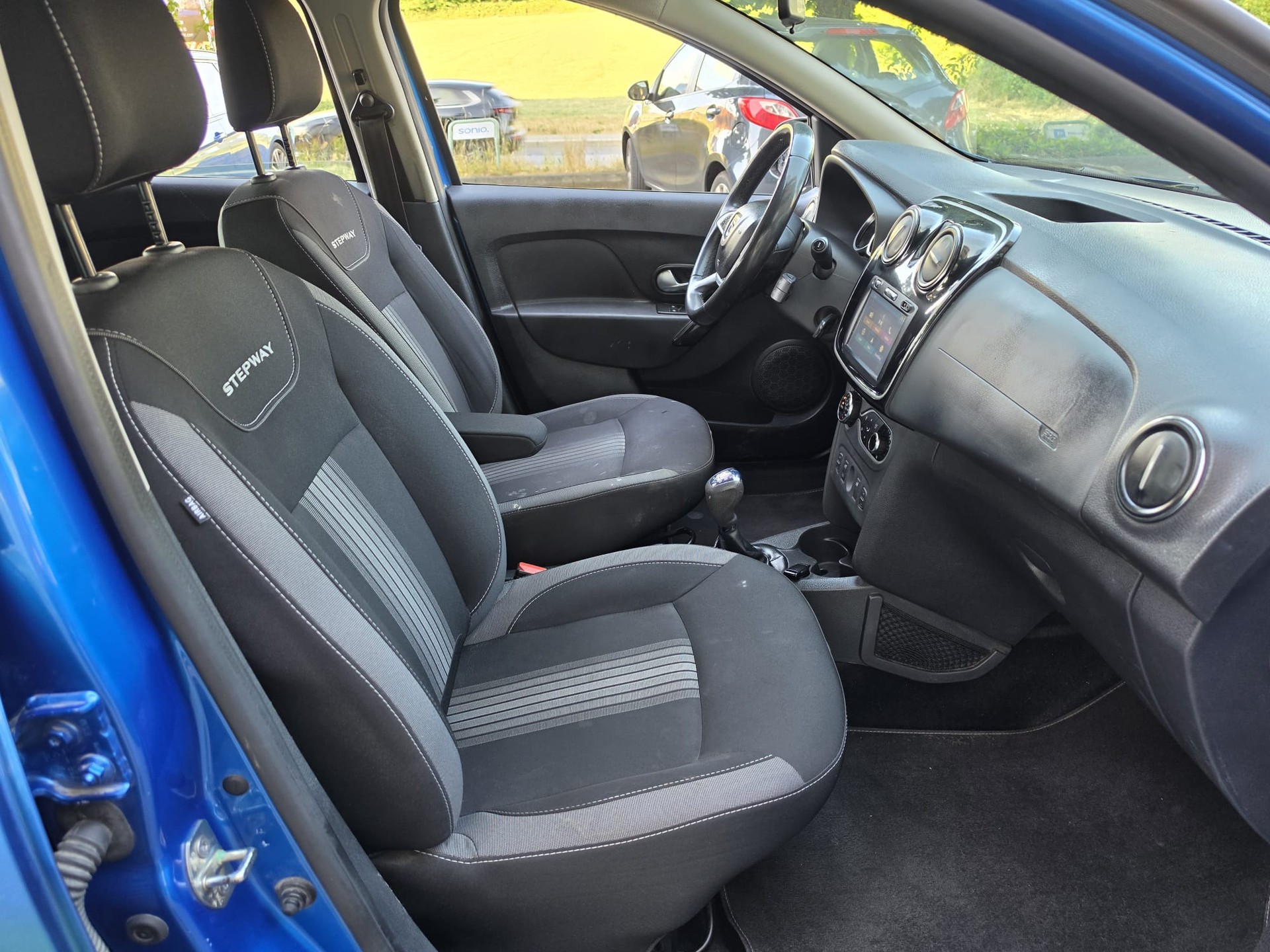 DACIA Sandero TCe 90 Stepway Unlimited 2 Automatic-image-10