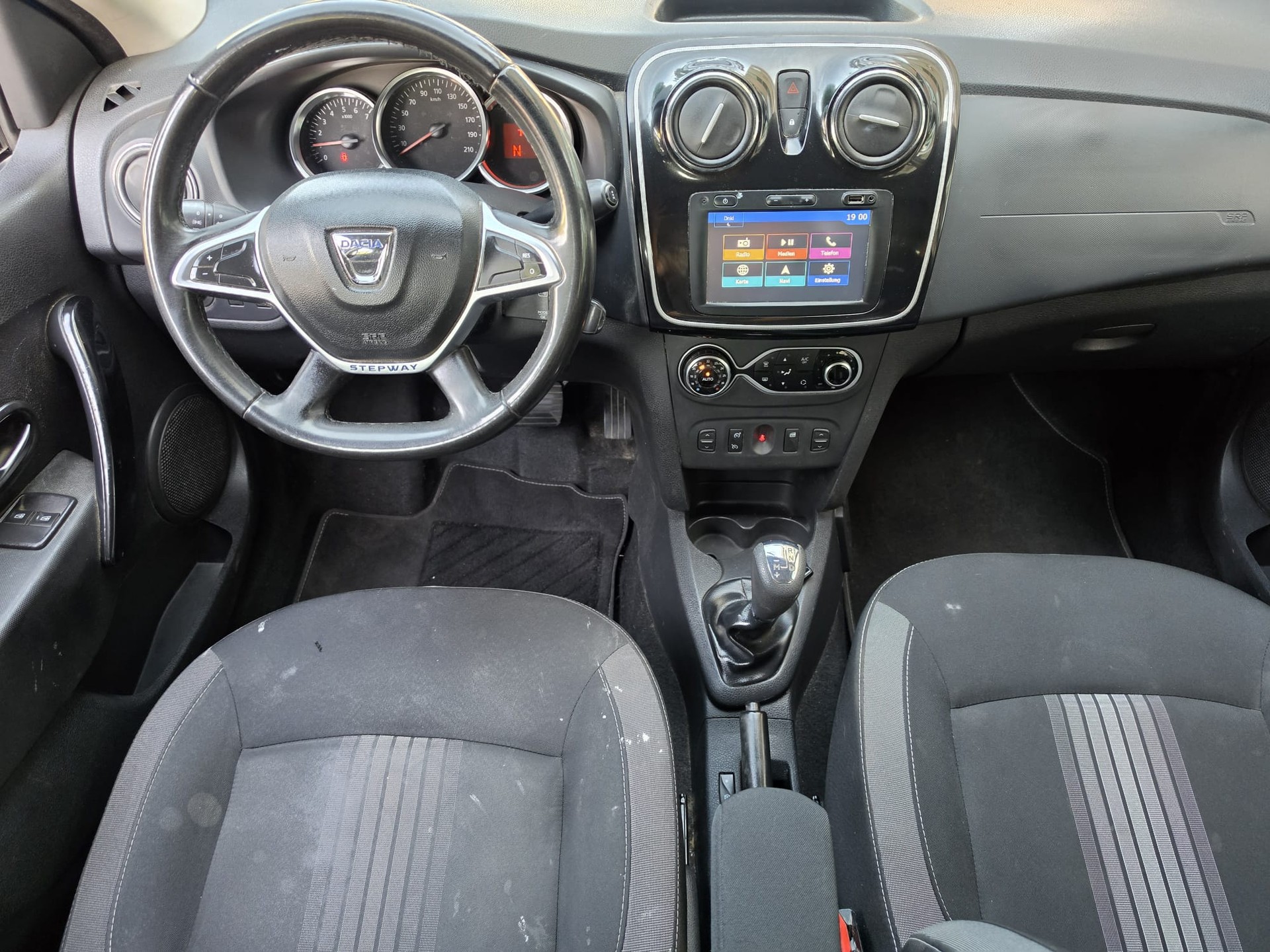 DACIA Sandero TCe 90 Stepway Unlimited 2 Automatic-image-12