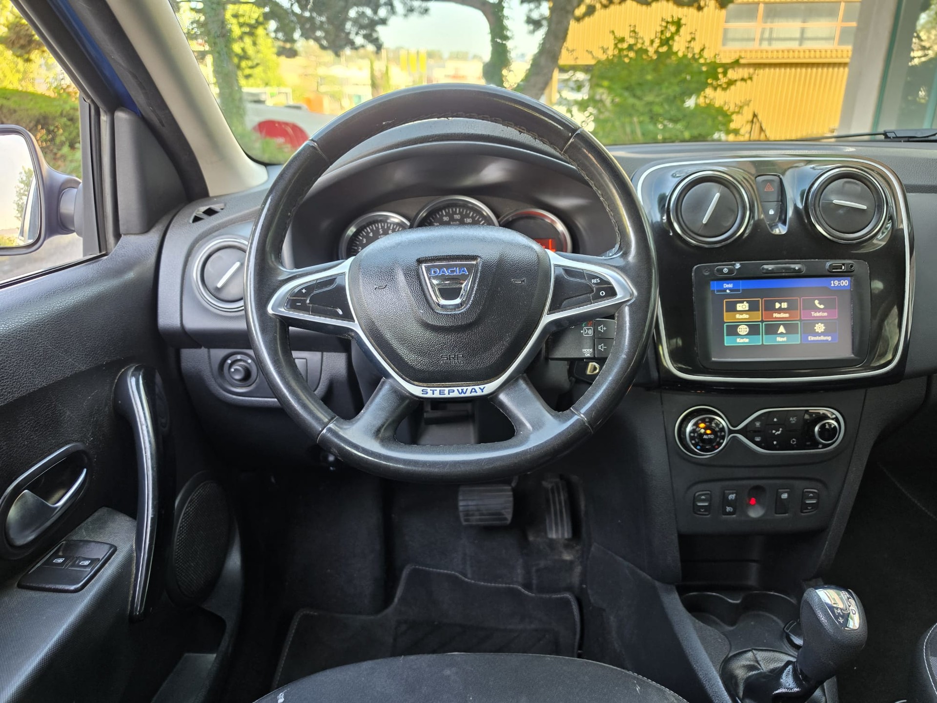 DACIA Sandero TCe 90 Stepway Unlimited 2 Automatic-image-13
