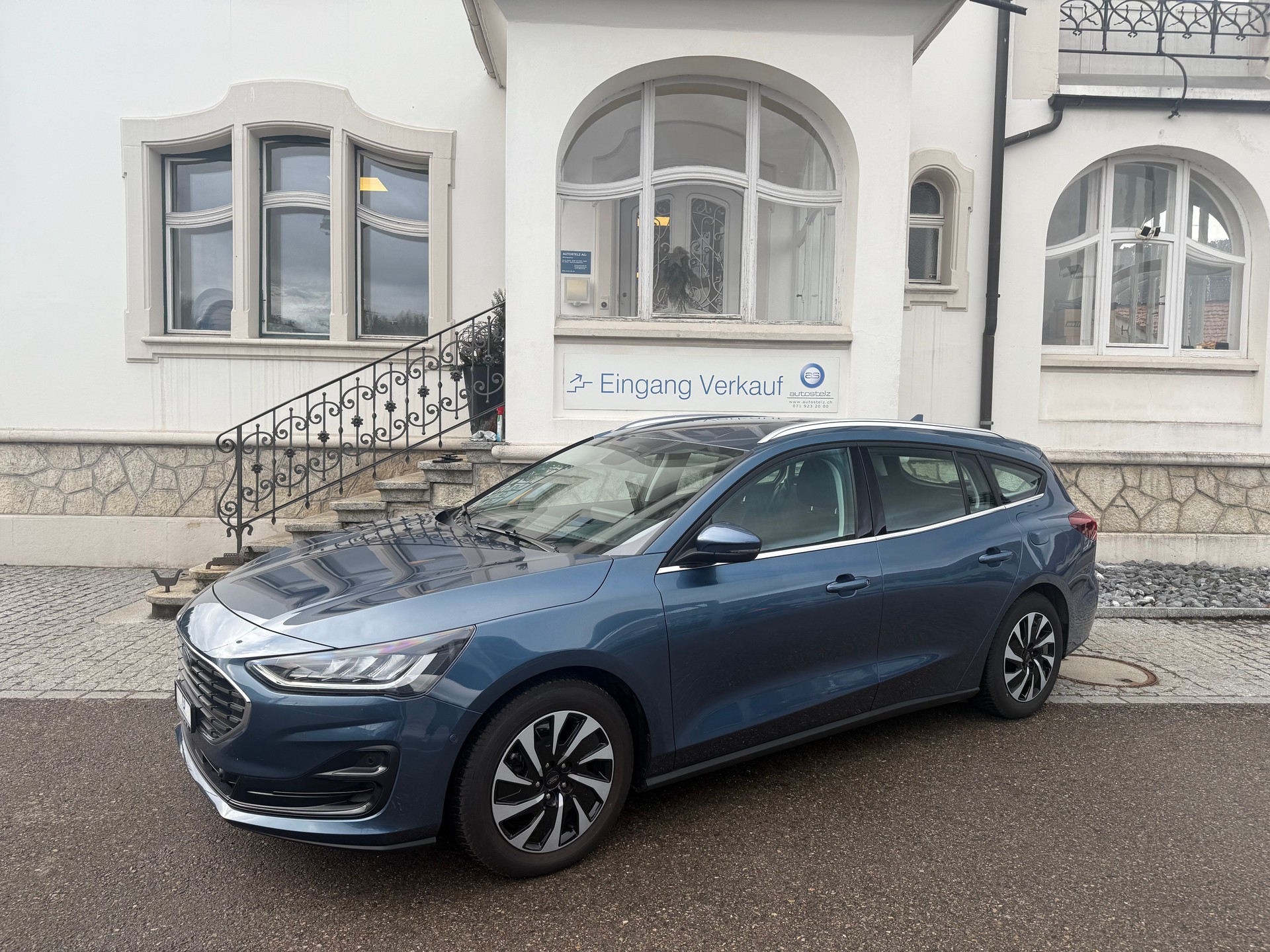 FORD Focus Station Wagon 1.0i EcoB Hybrid 155 Titanium-image-0
