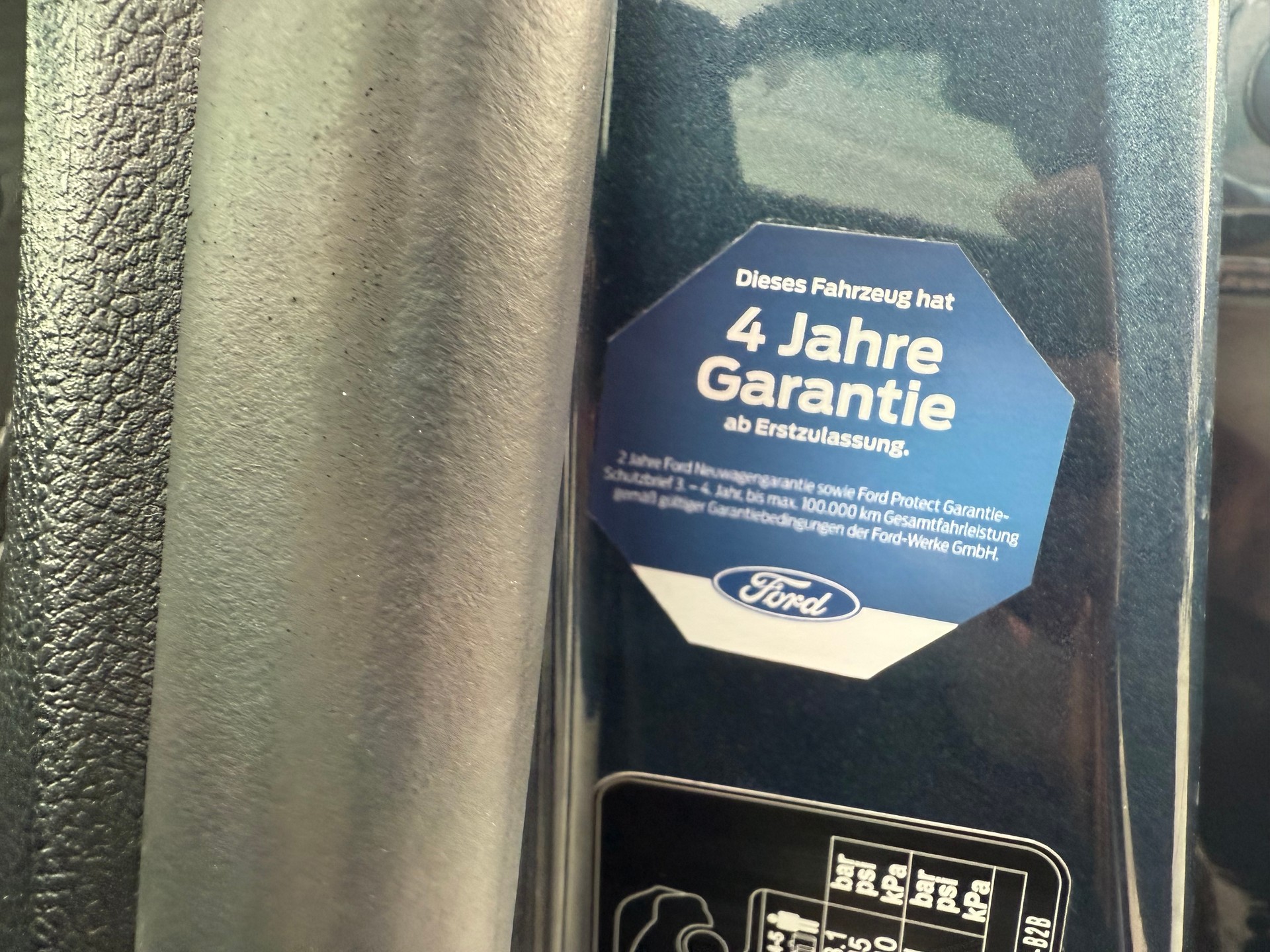 FORD Focus Station Wagon 1.0i EcoB Hybrid 155 Titanium-image-6