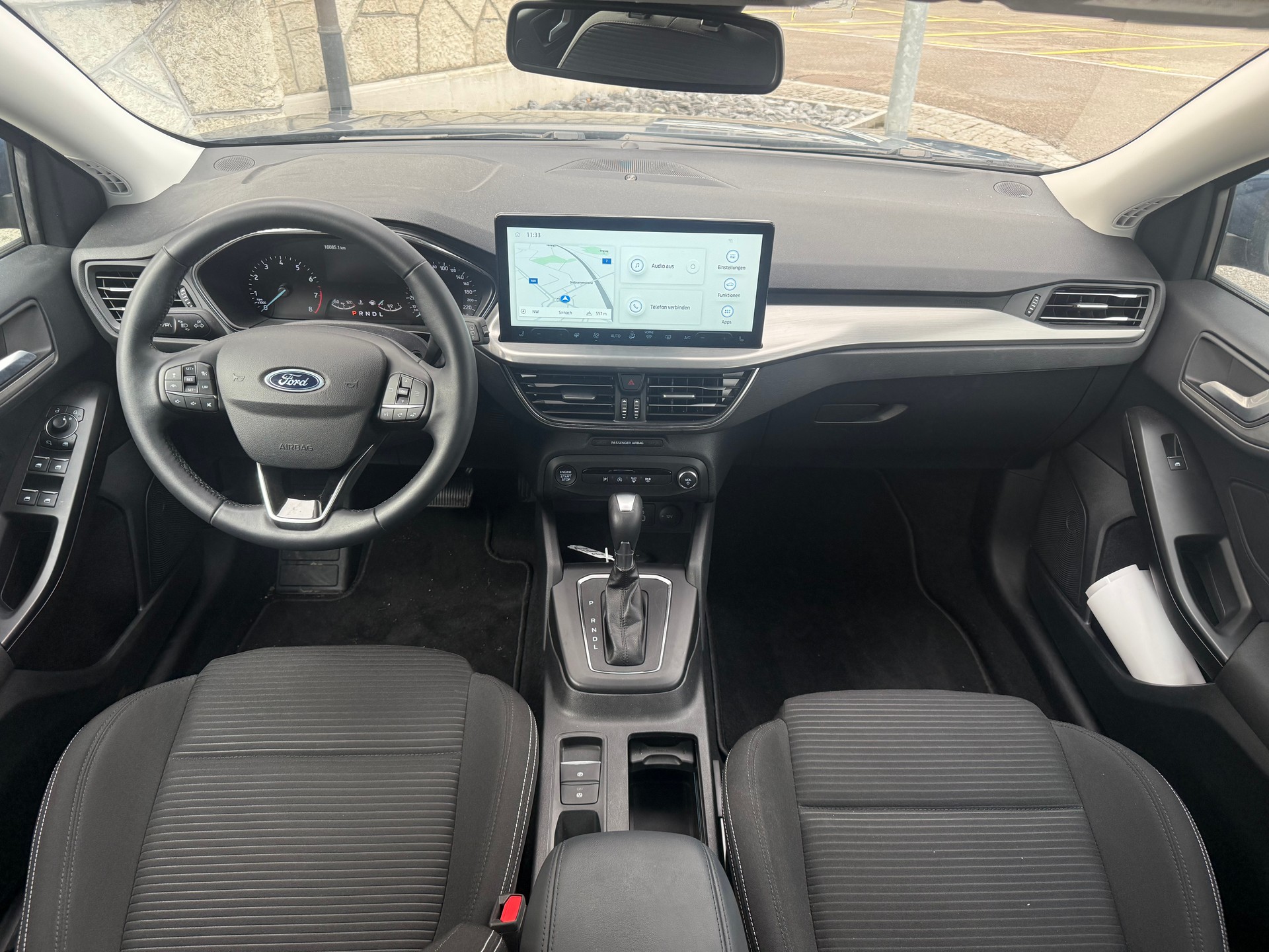 FORD Focus Station Wagon 1.0i EcoB Hybrid 155 Titanium-image-9