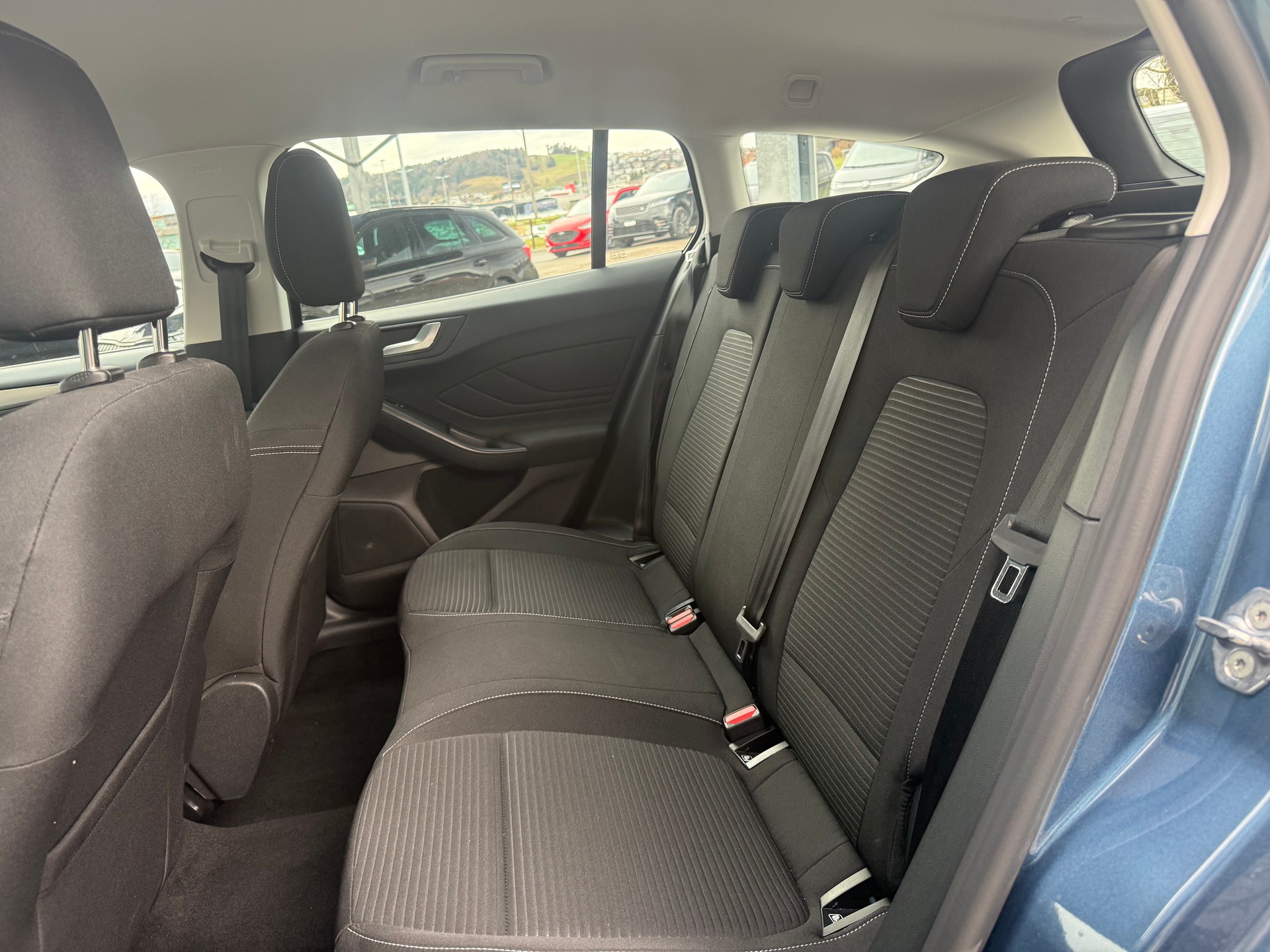 FORD Focus Station Wagon 1.0i EcoB Hybrid 155 Titanium-image-8