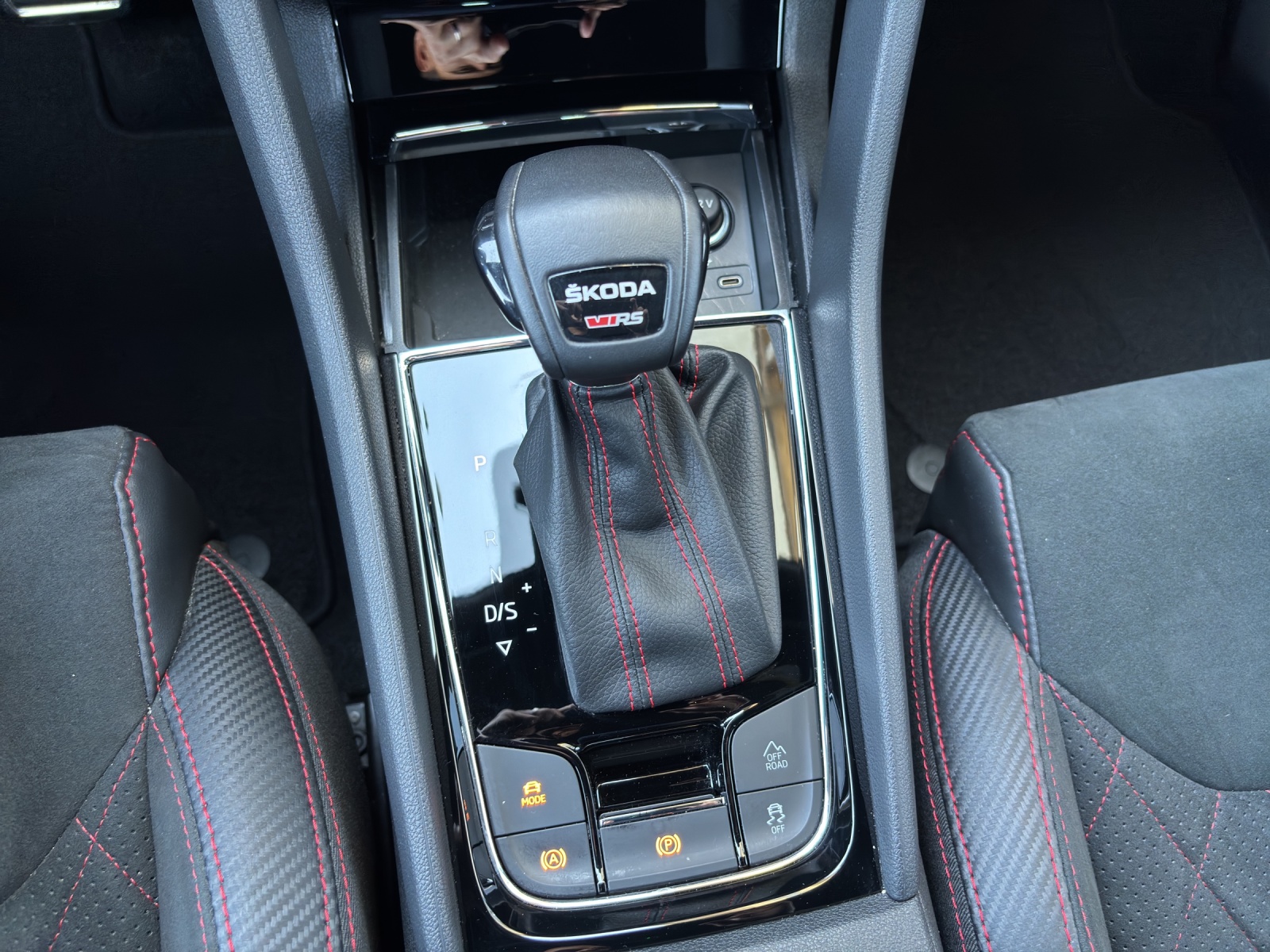 SKODA Kodiaq 2.0 TSI 4x4 RS DSG mit AHK & elektr. Vordersitze mit Memory-image-17