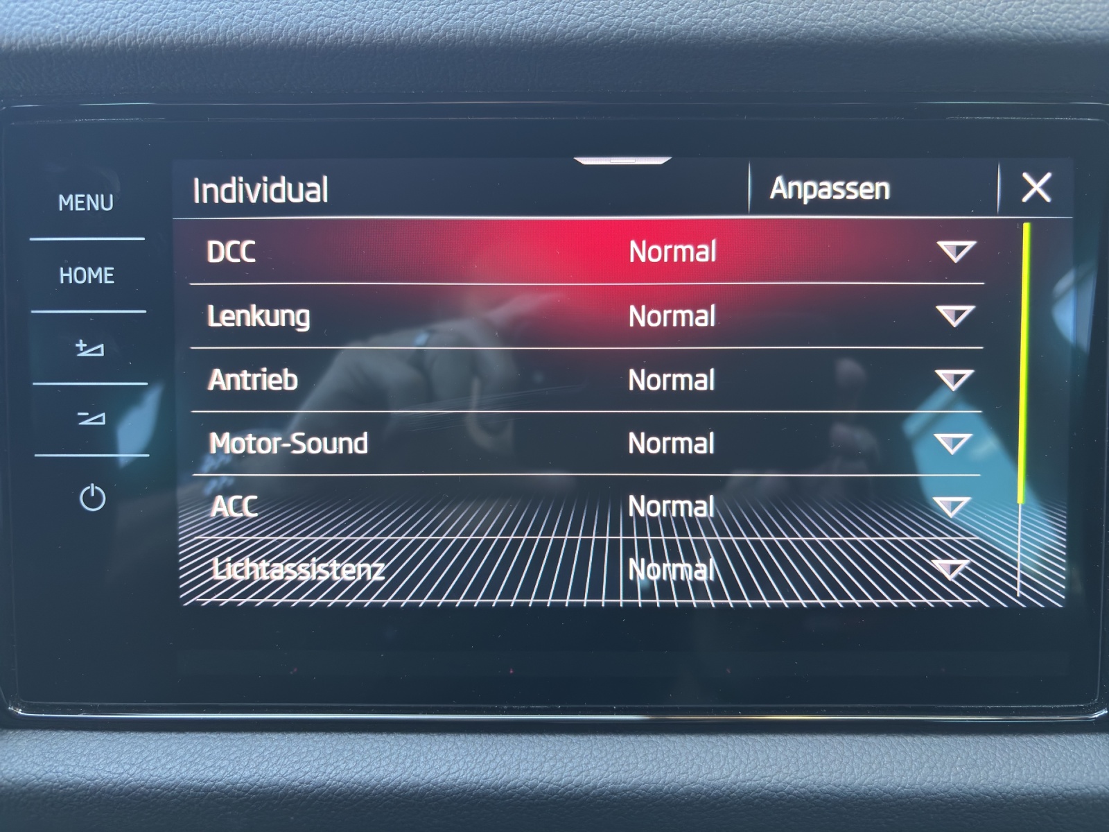 SKODA Kodiaq 2.0 TSI 4x4 RS DSG mit AHK & elektr. Vordersitze mit Memory-image-25