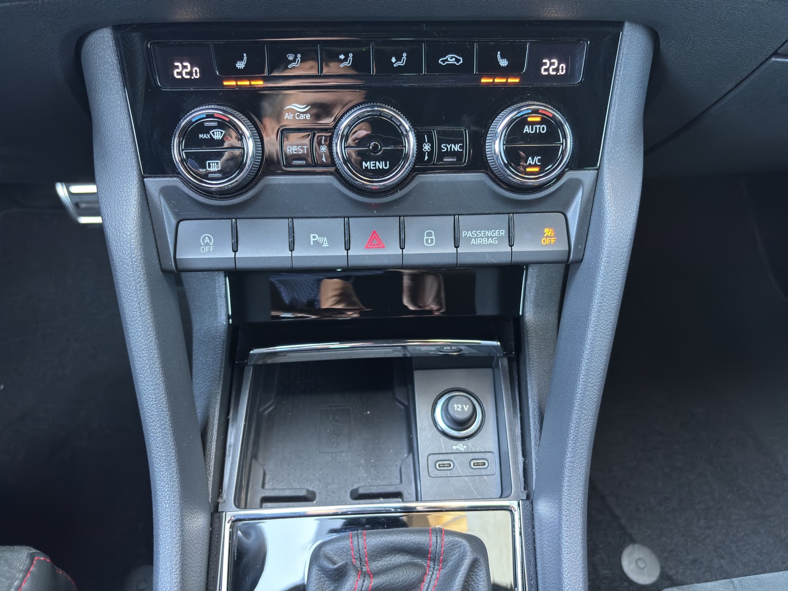SKODA Kodiaq 2.0 TSI 4x4 RS DSG mit AHK & elektr. Vordersitze mit Memory-image-16