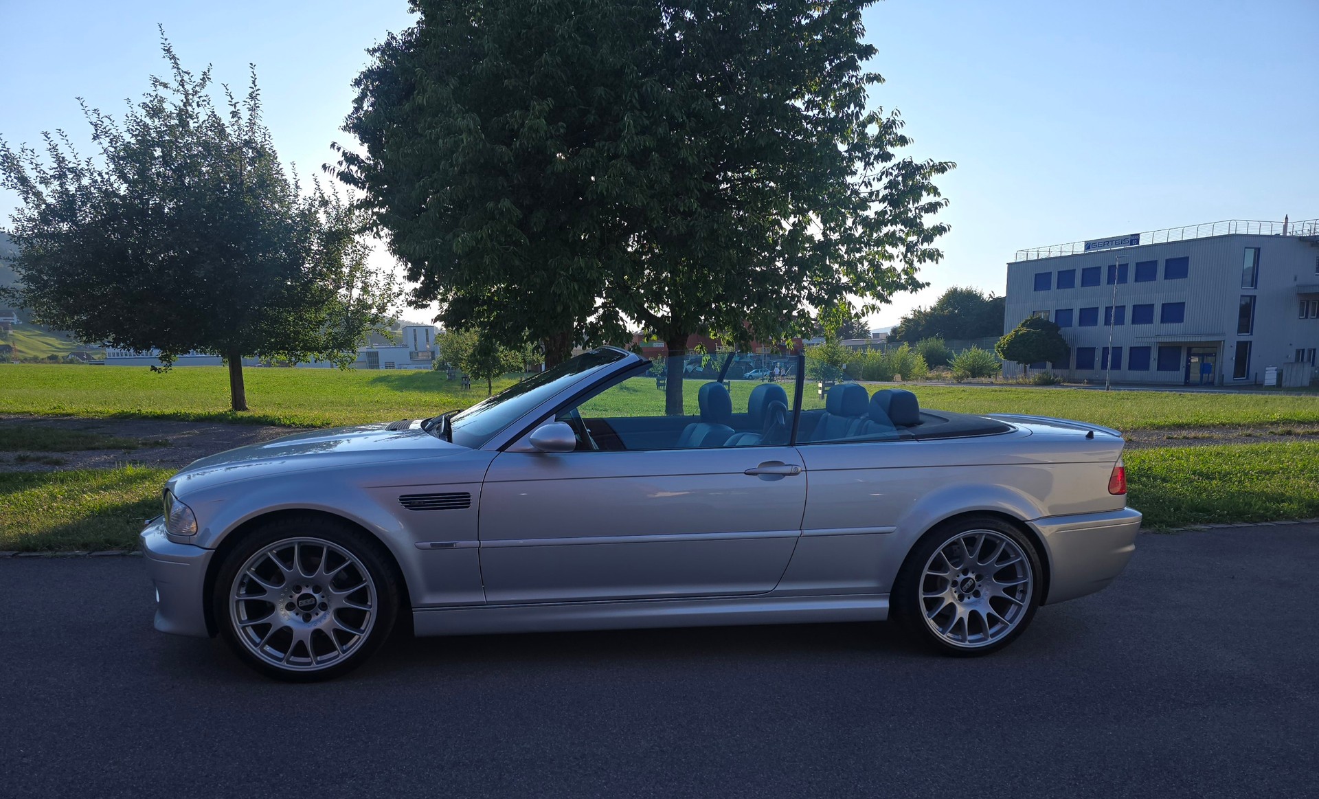 BMW M3 Cabriolet-showroom-element-2