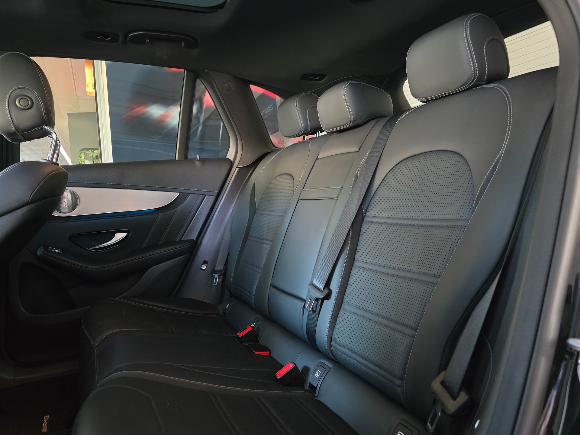 MERCEDES-BENZ GLC 63 S AMG 4Matic+ 9G-Tronic-image-13