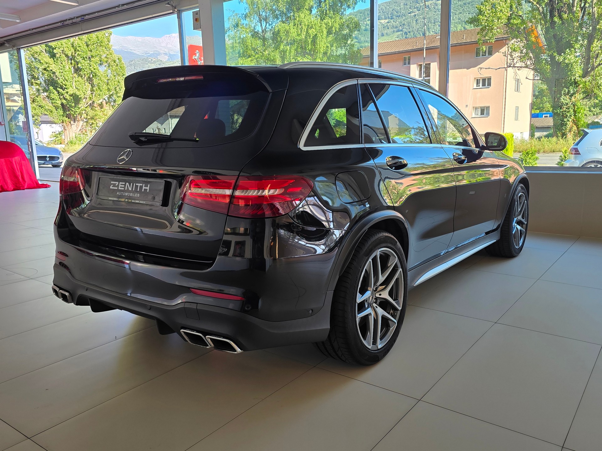 MERCEDES-BENZ GLC 63 S AMG 4Matic+ 9G-Tronic-image-4