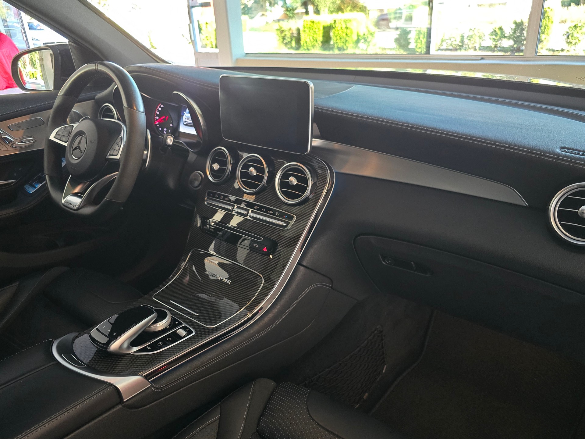 MERCEDES-BENZ GLC 63 S AMG 4Matic+ 9G-Tronic-image-12