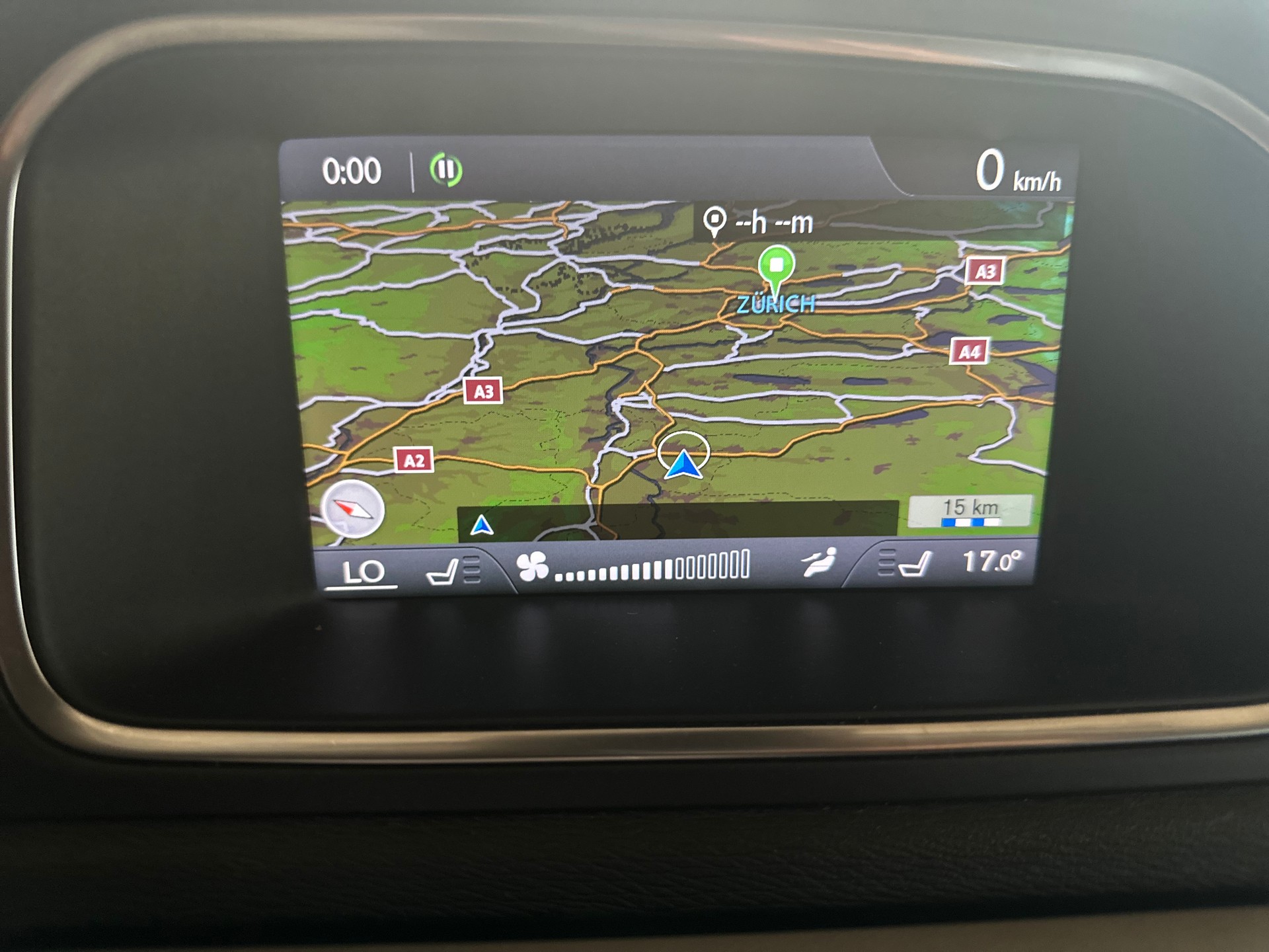 VOLVO V40 D3 Momentum Geartronic-image-9