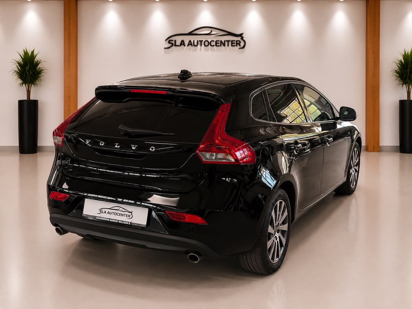 VOLVO V40 D3 Momentum Geartronic-image-3