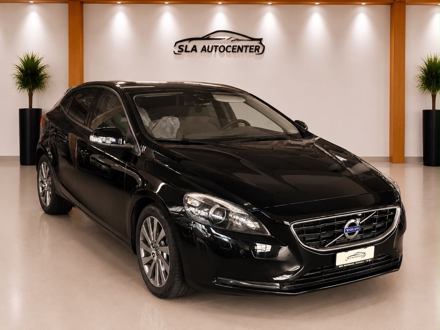 VOLVO V40 D3 Momentum Geartronic-image-2