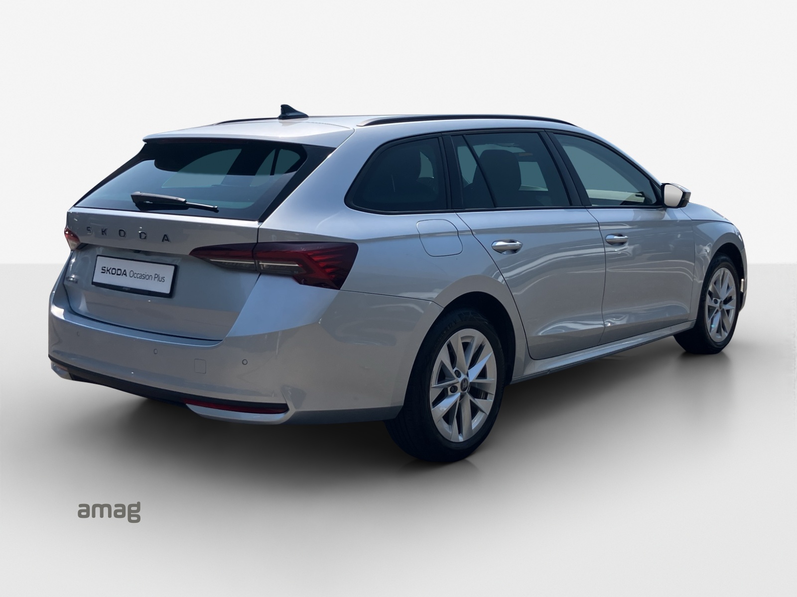SKODA Octavia Combi 1.5 TSI mHEV DSG Dynamic-image-4