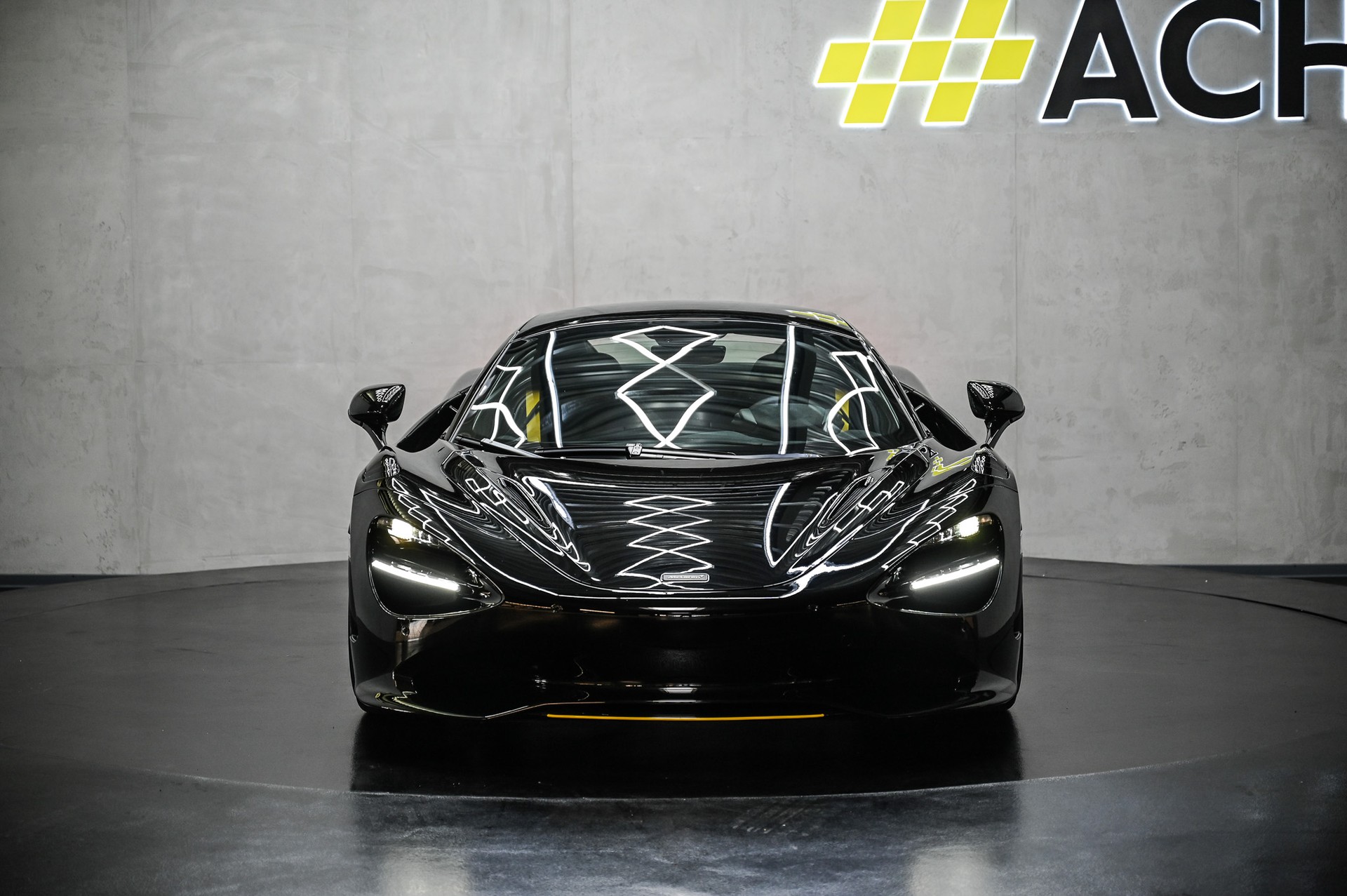 McLAREN 750S Spider-image-4
