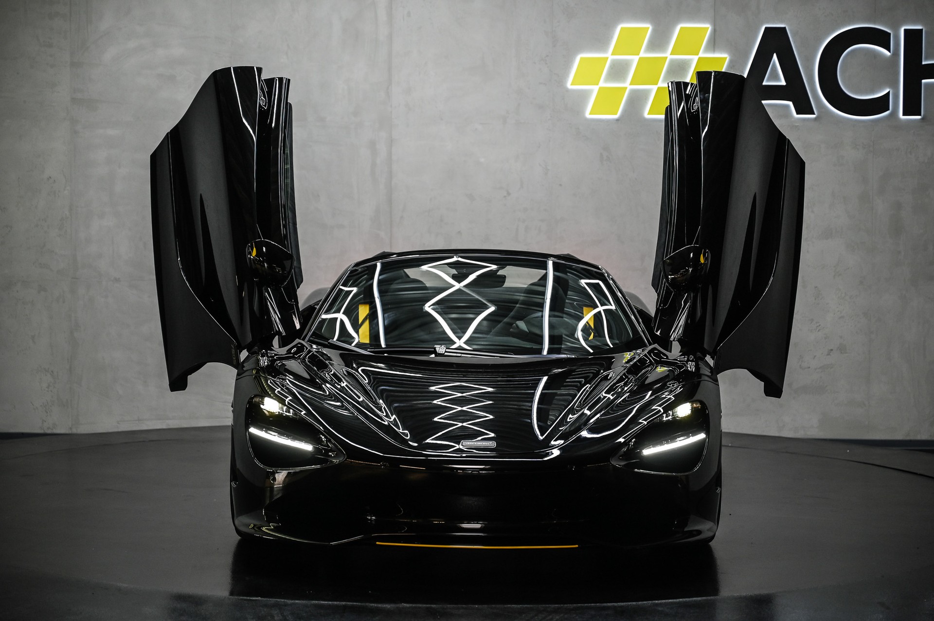McLAREN 750S Spider-image-7