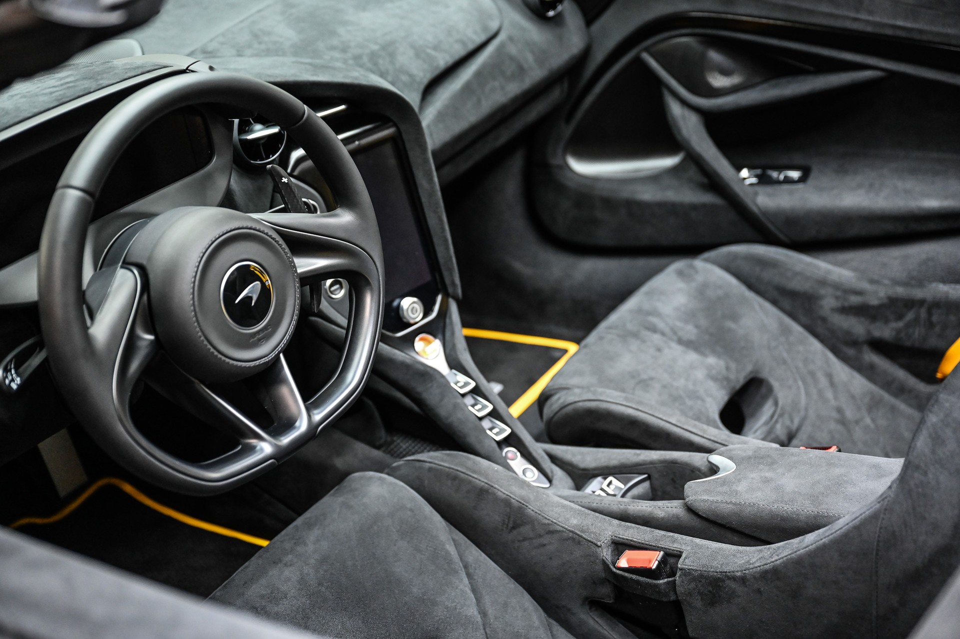 McLAREN 750S Spider-image-25