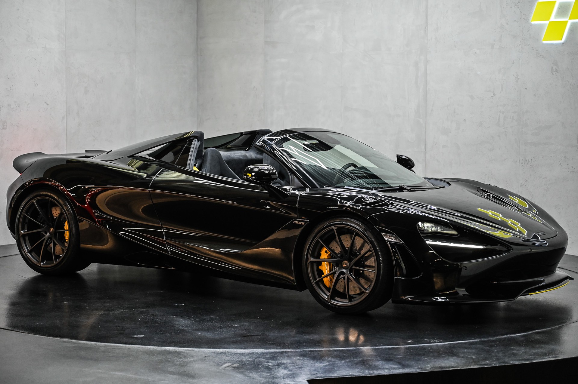 McLAREN 750S Spider-image-17