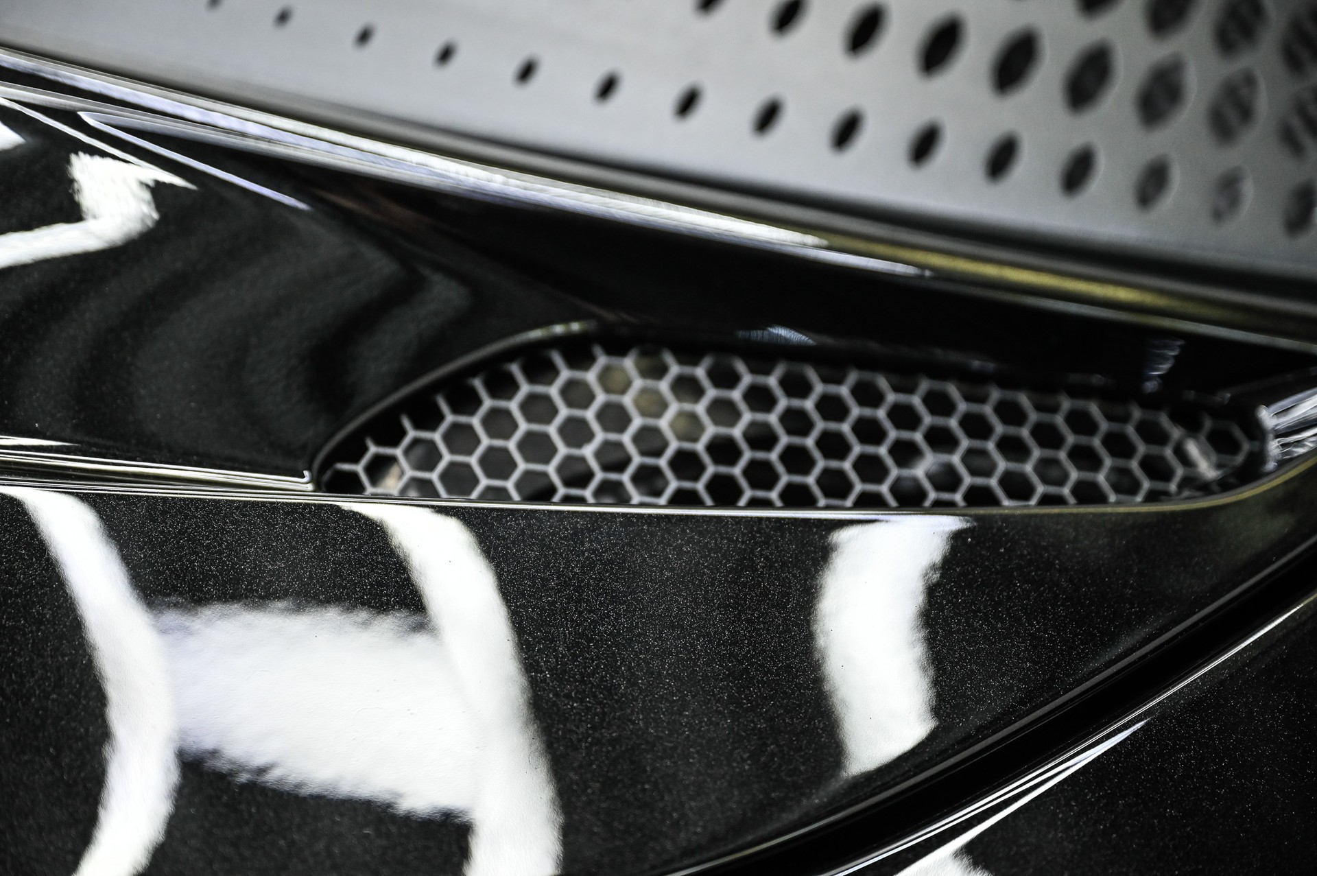 McLAREN 750S Spider-image-22