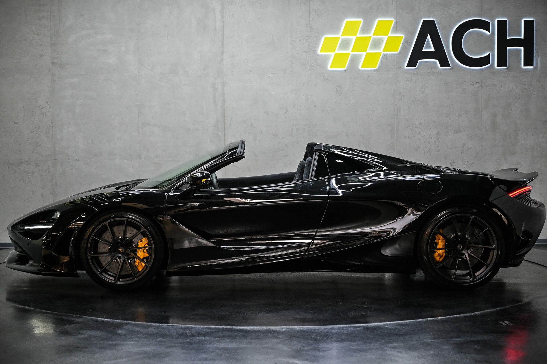 McLAREN 750S Spider-image-10
