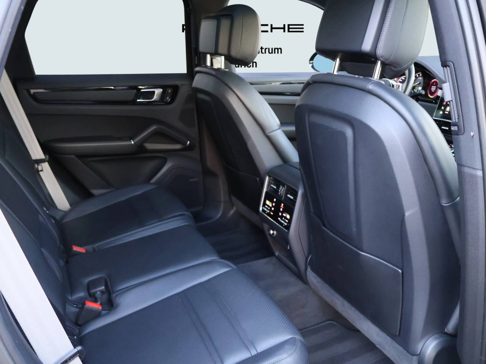 PORSCHE Cayenne E-Hybrid Platinum Edition-image-16