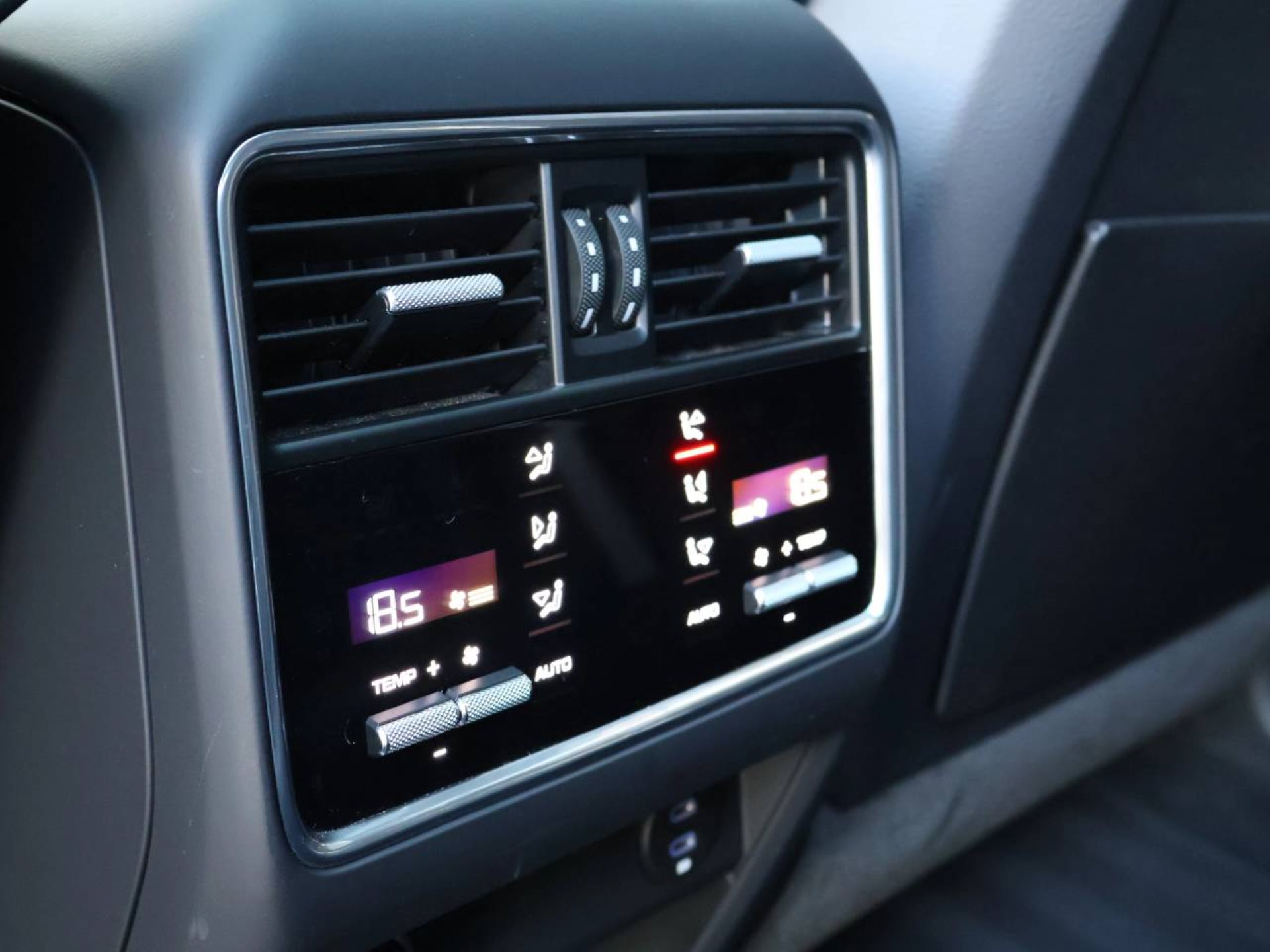 PORSCHE Cayenne E-Hybrid Platinum Edition-image-35