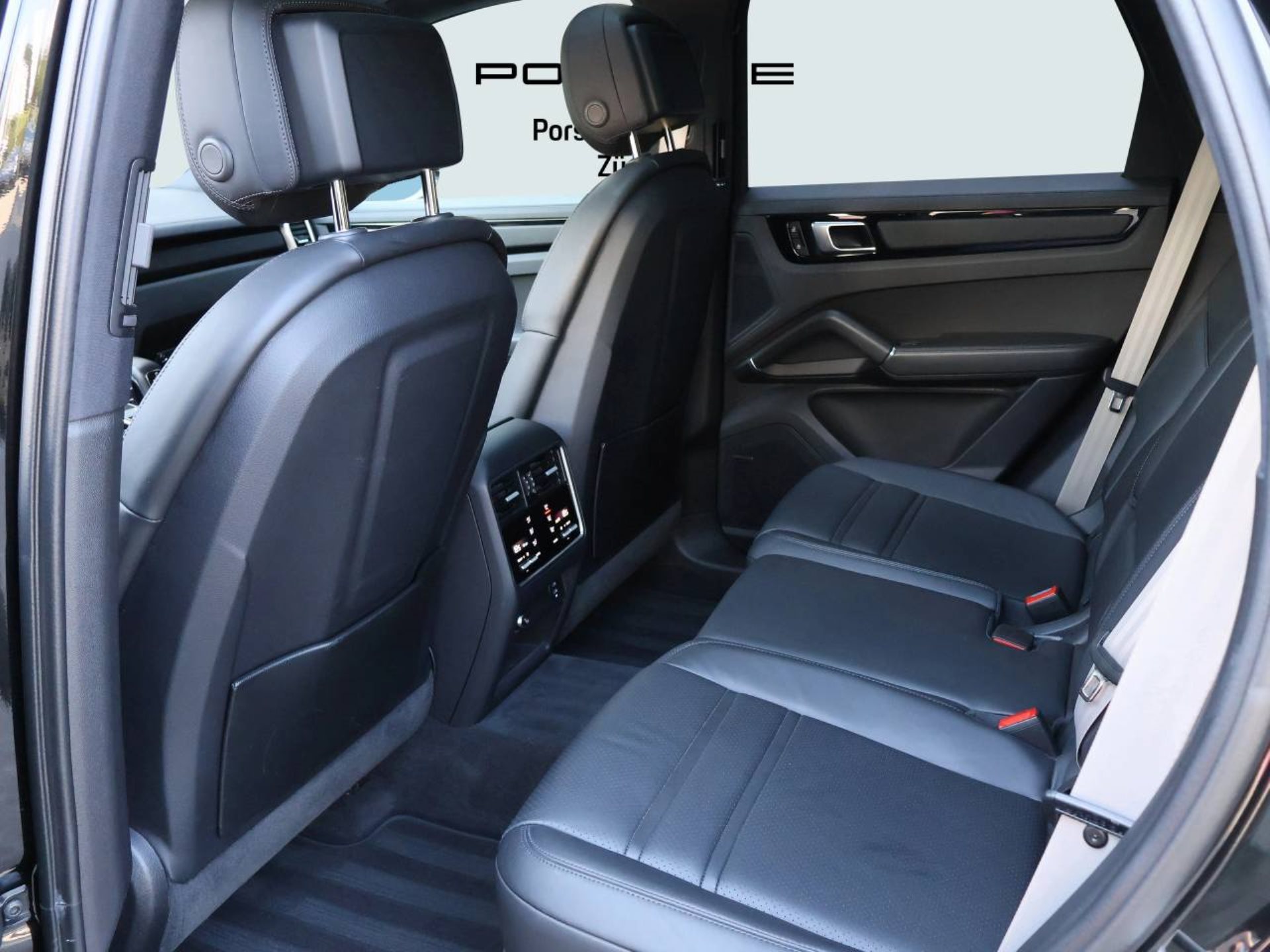 PORSCHE Cayenne E-Hybrid Platinum Edition-image-15