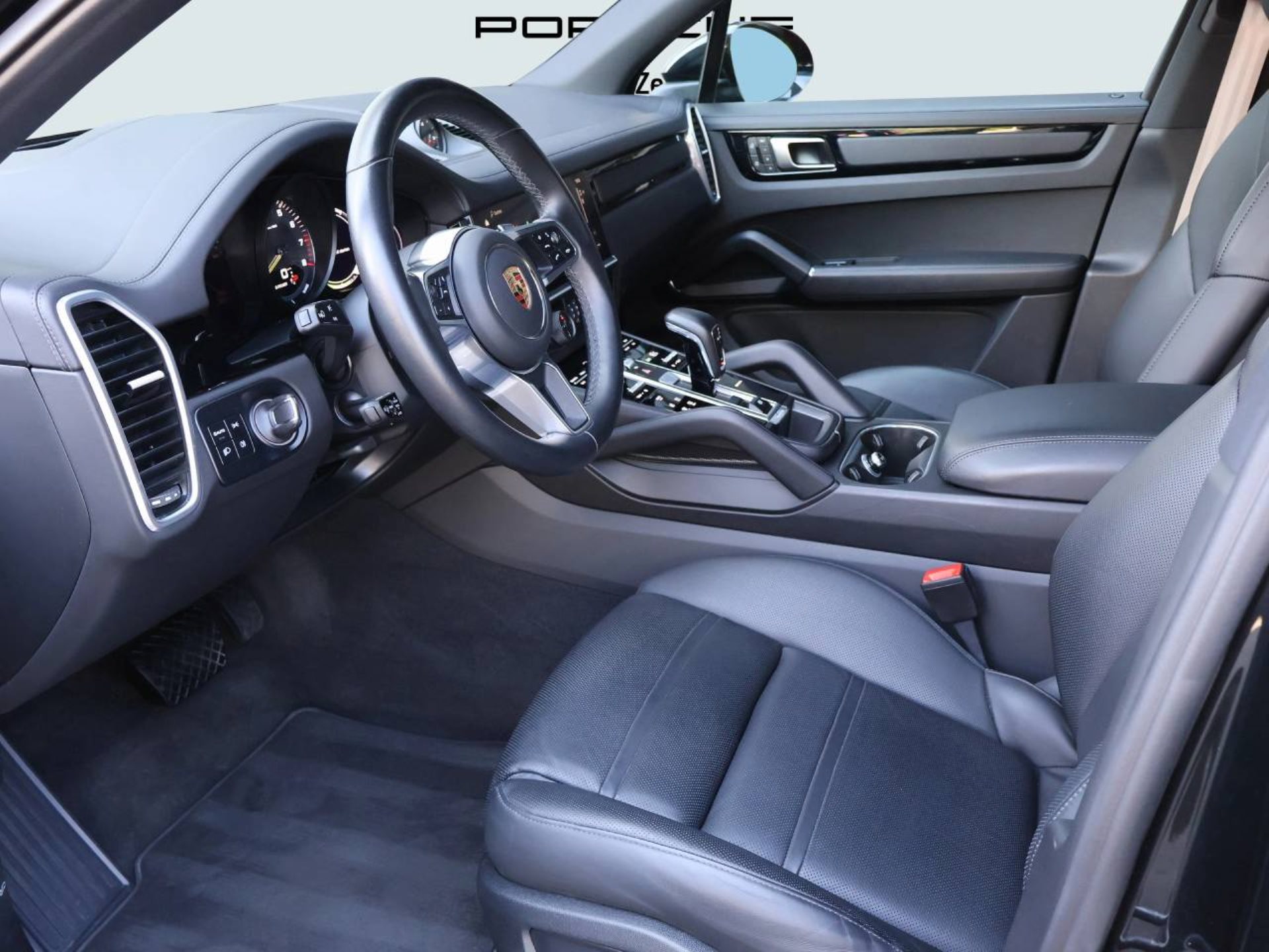 PORSCHE Cayenne E-Hybrid Platinum Edition-image-3