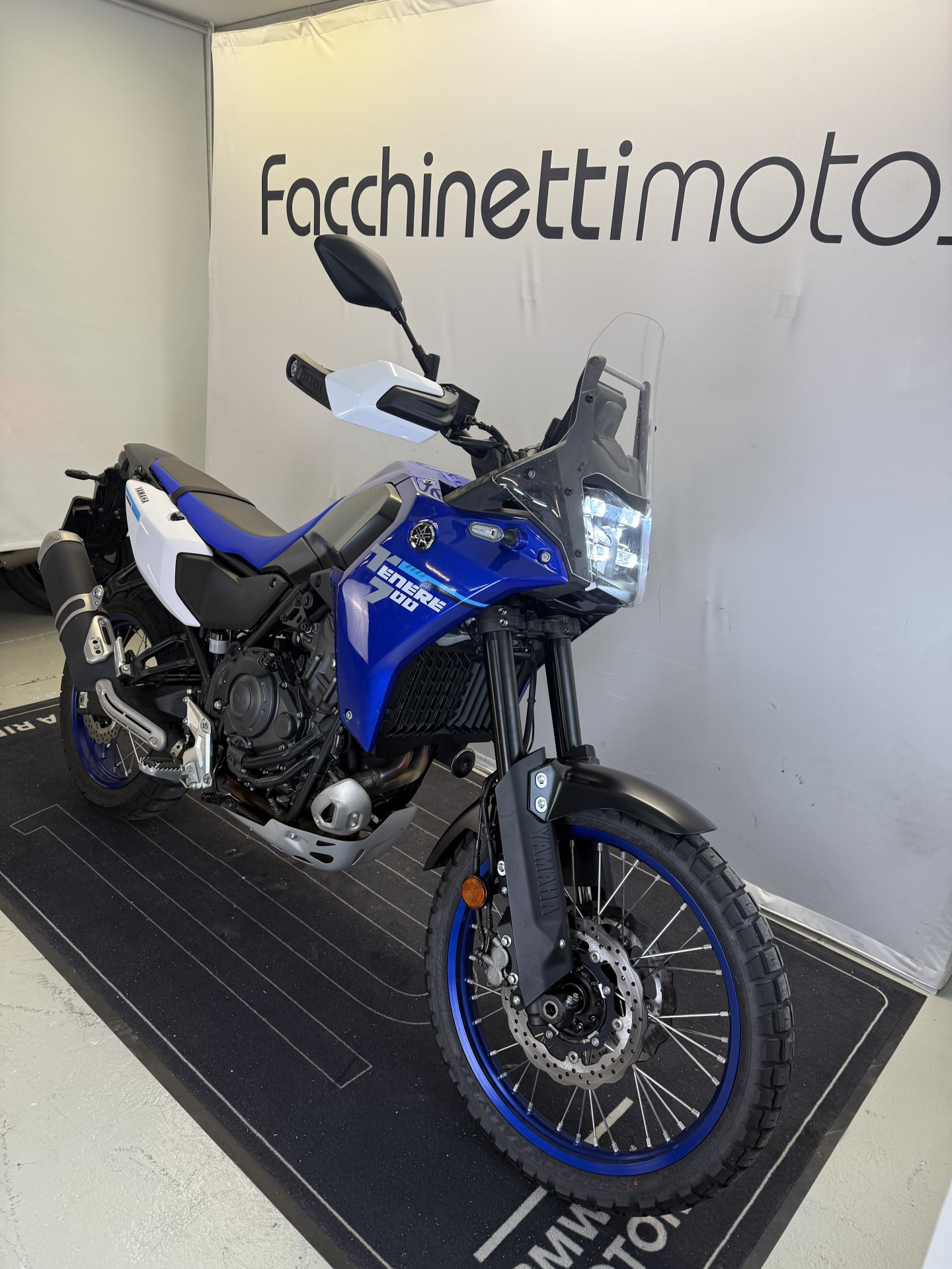 YAMAHA Tenere 700-showroom-element-2